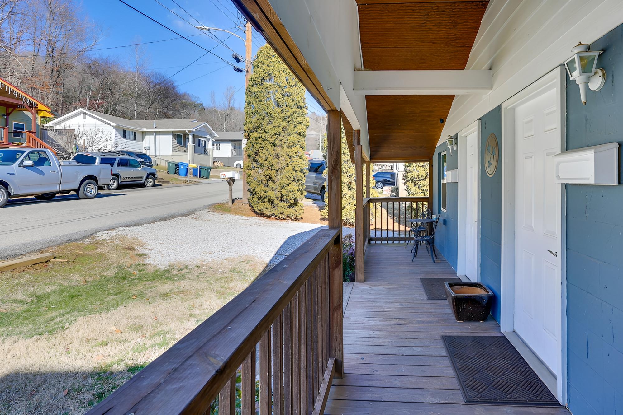 Northshore Duplex: 1 Mi to Downtown Chattanooga!