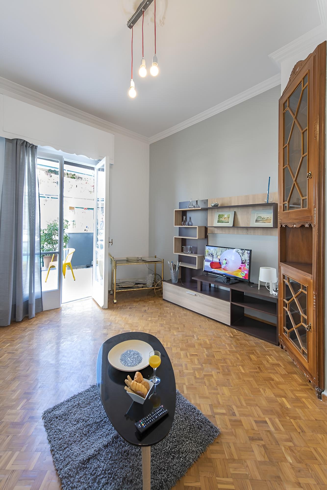 Petralona Cosy Penthouse