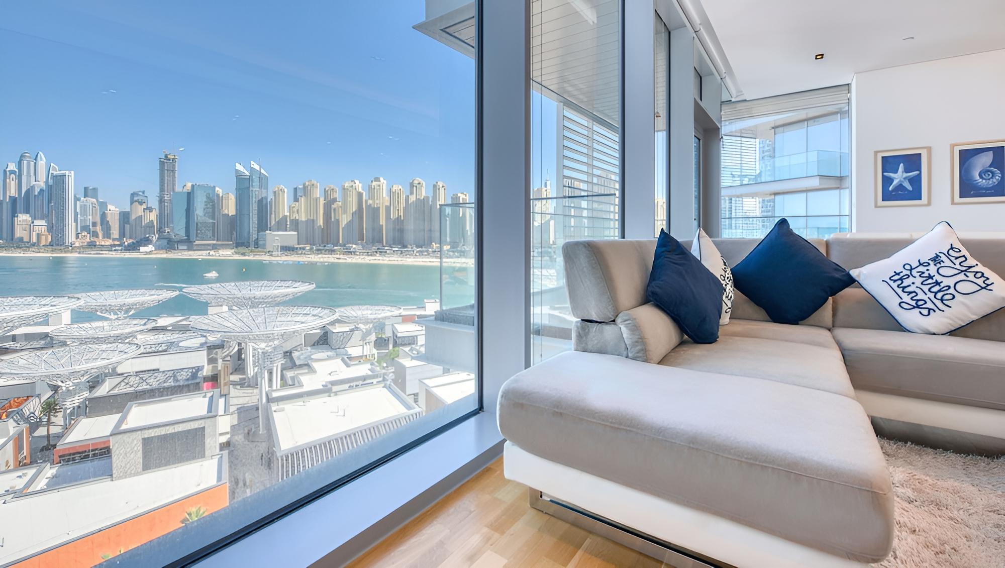 Beautiful Large 3 B/R Apt in BlueWaters Island