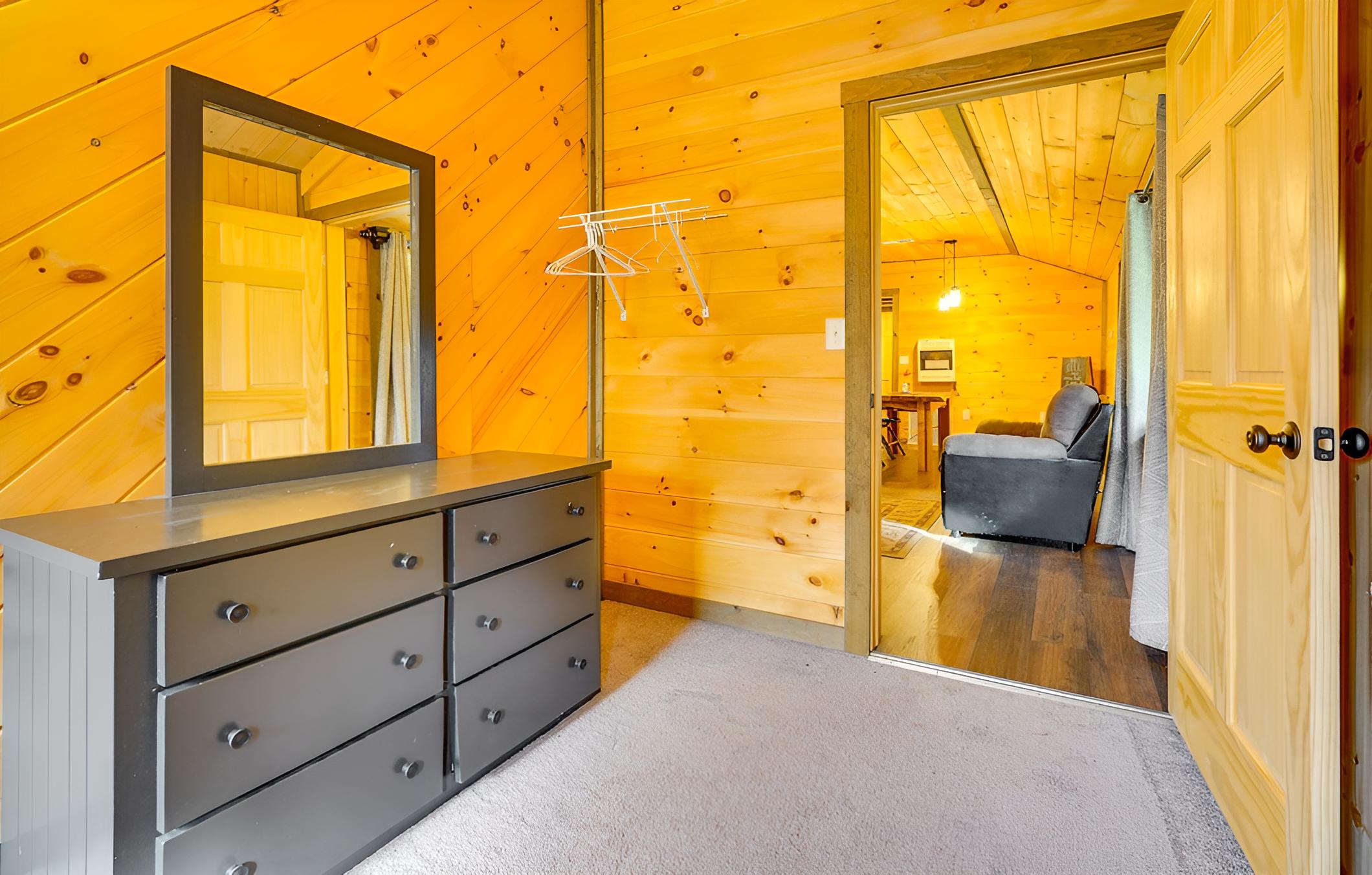 Cozy Howard Cabin: Hike, Hunt + Fish!