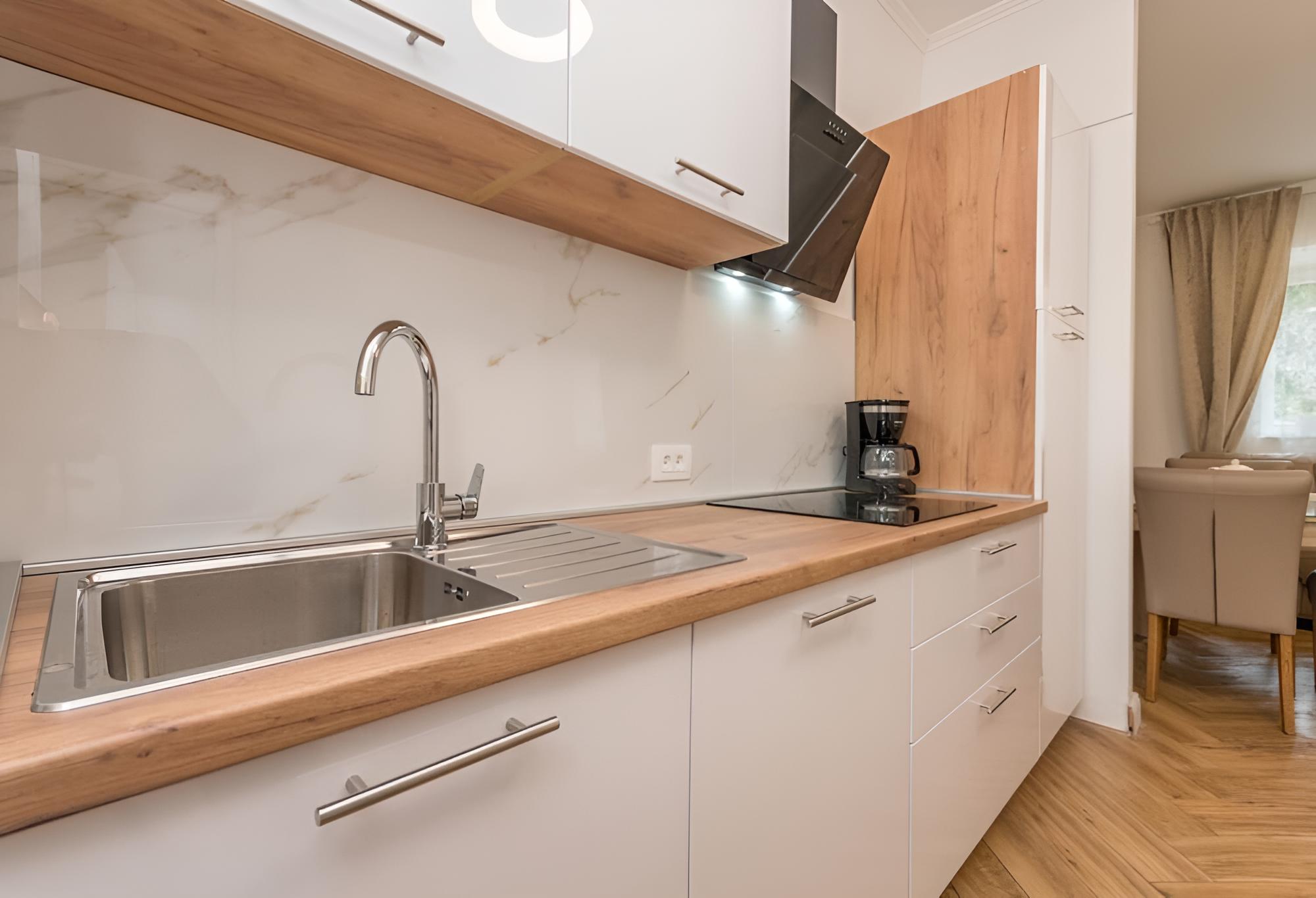 Teresa - Great Location & Parking - A1