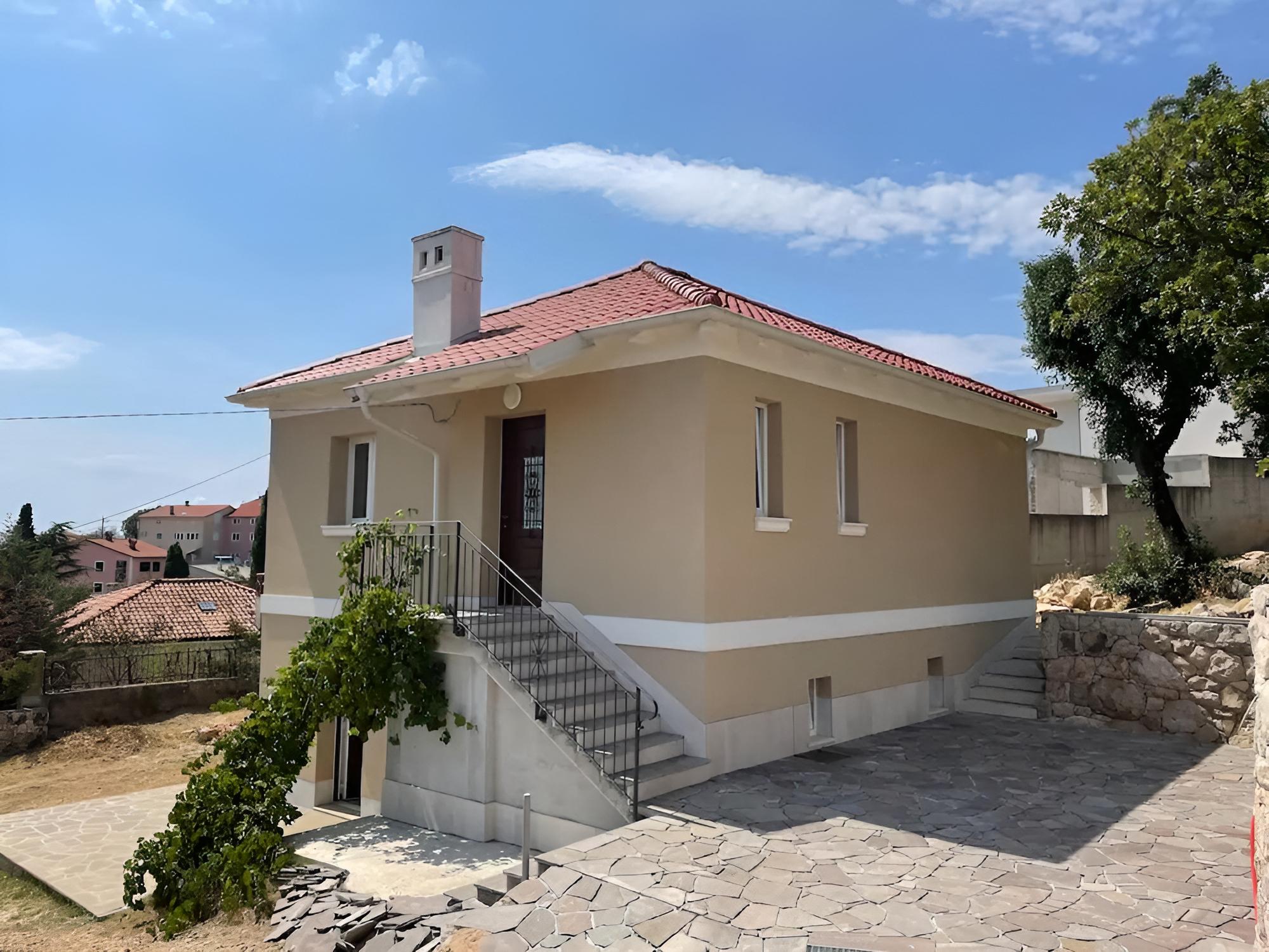 Vatro - With Balcony and Free Parking - A1