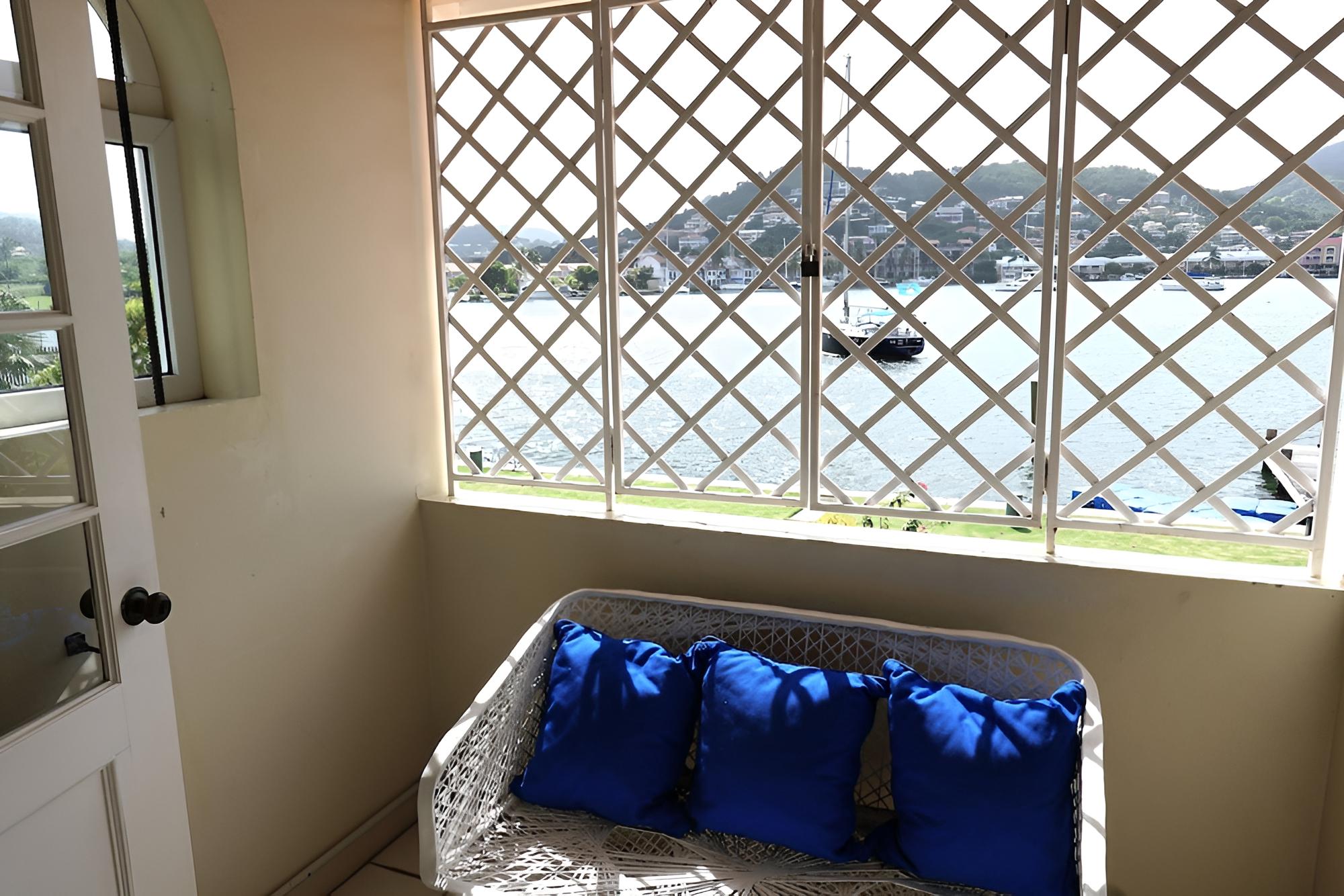 Admiral's Quay #5 - Comfortable Townhouse 3 Bedroom Townhouse by RedAwning