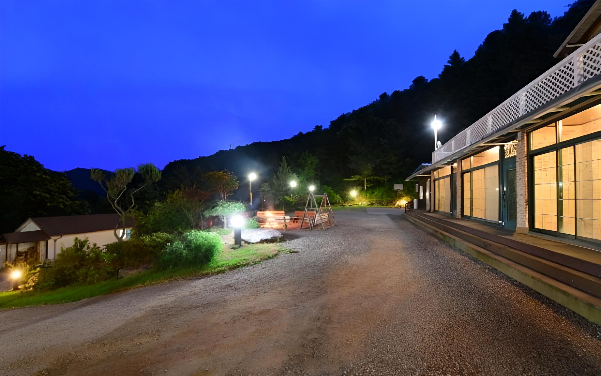 Chuncheon Aisan Tennis Pension