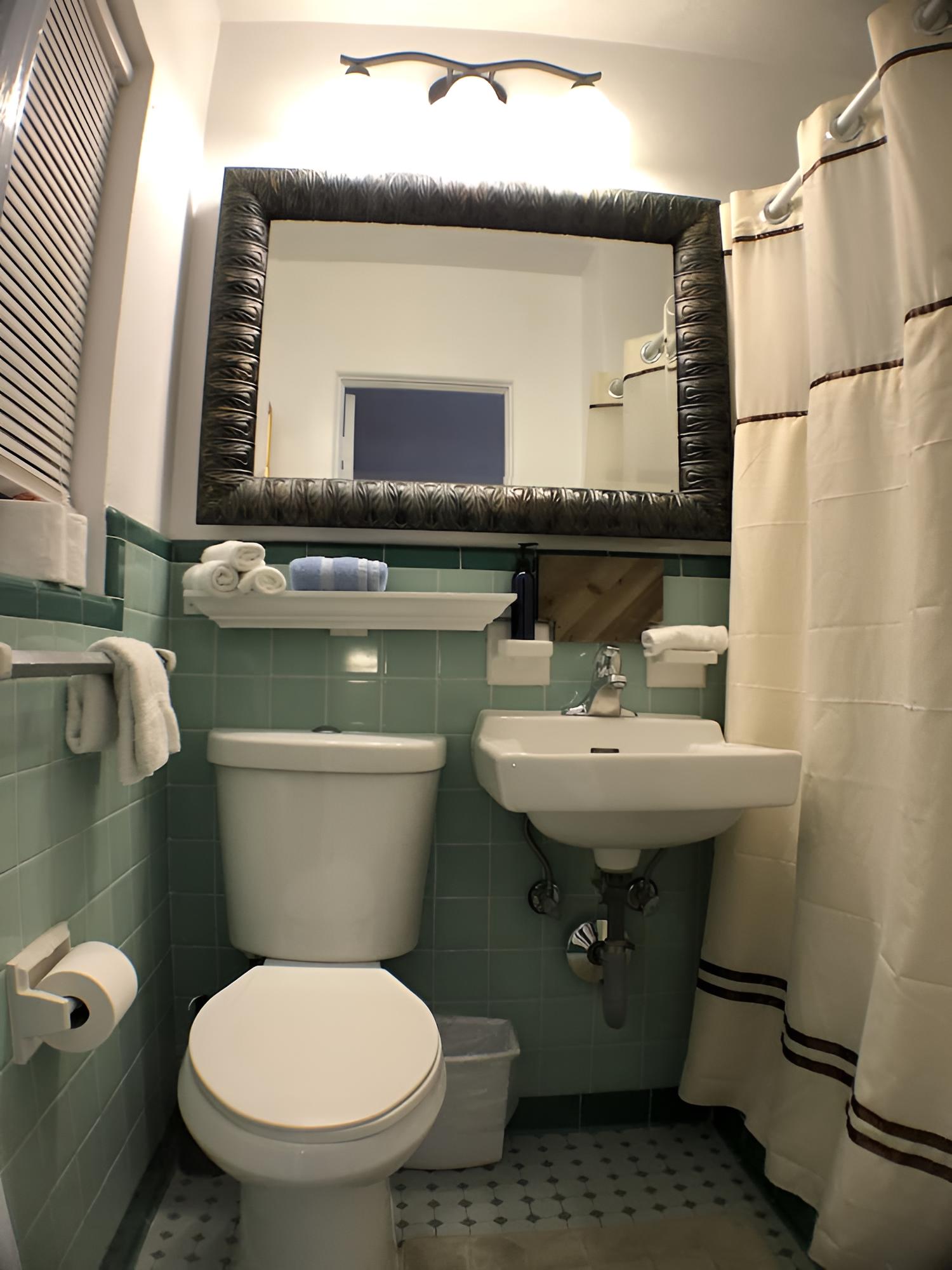 Sir David Guesthouse - Adults Only