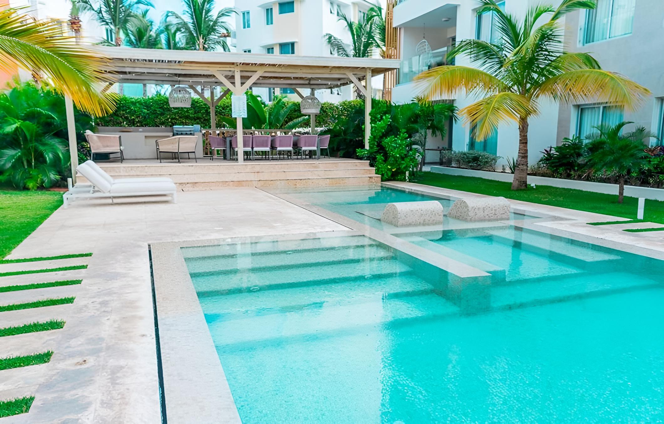Exclusive Penthouse With Picuzzi Steps From Beach view 3