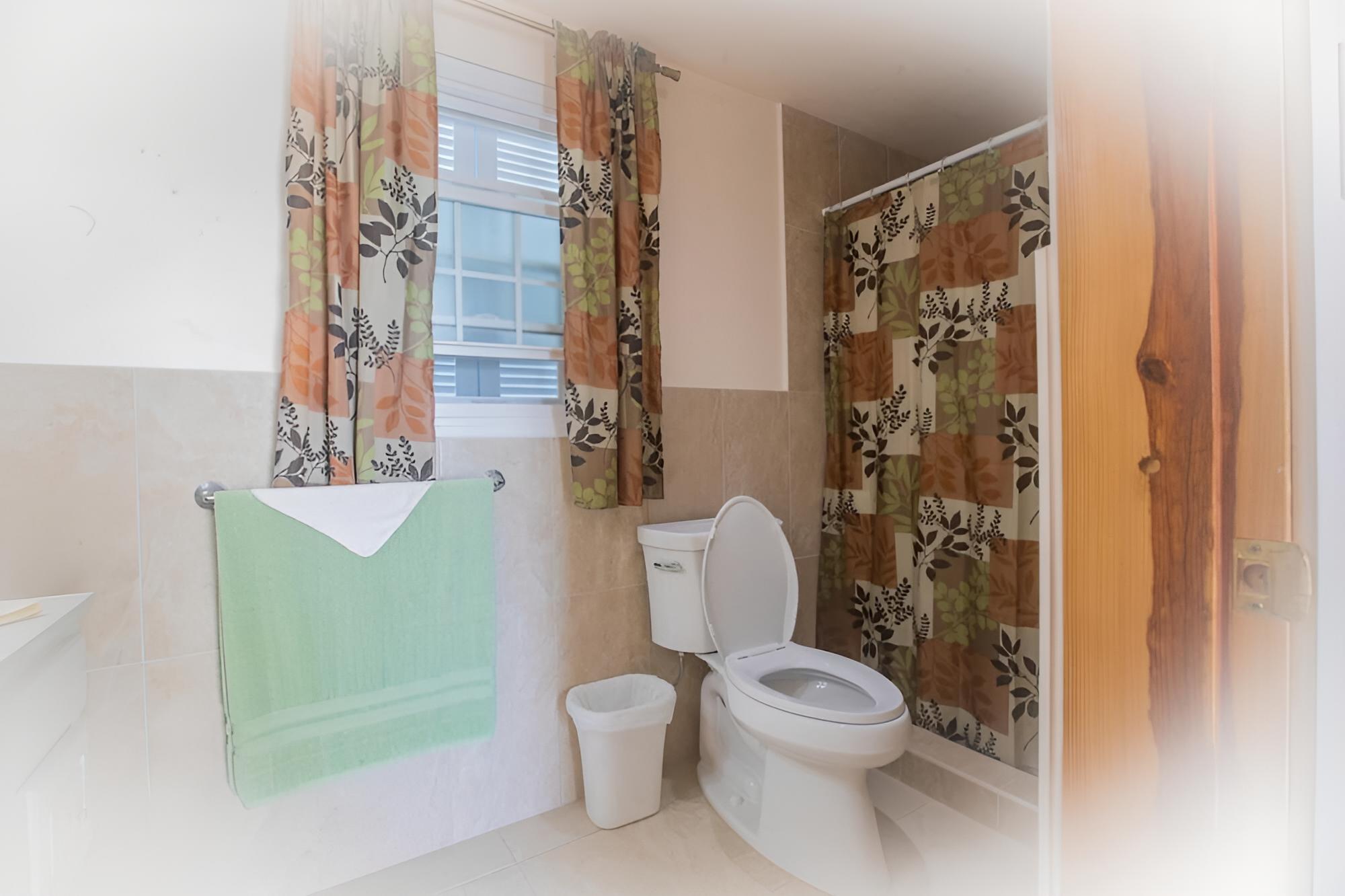 Bermuda Vacations - Tucks Paradise - Minutes to Beaches - Property Image 3