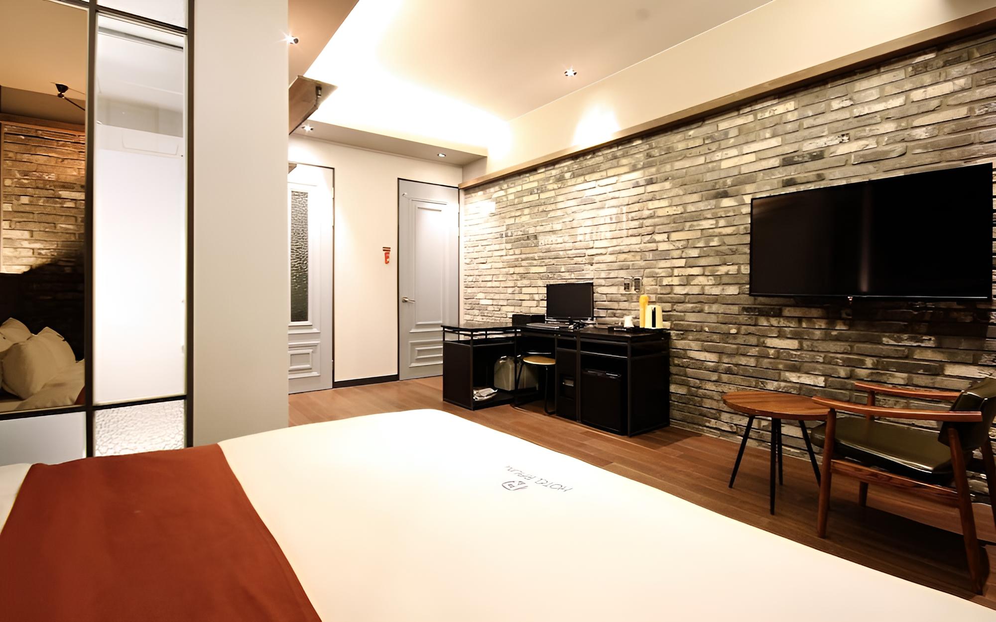 Photo 8
