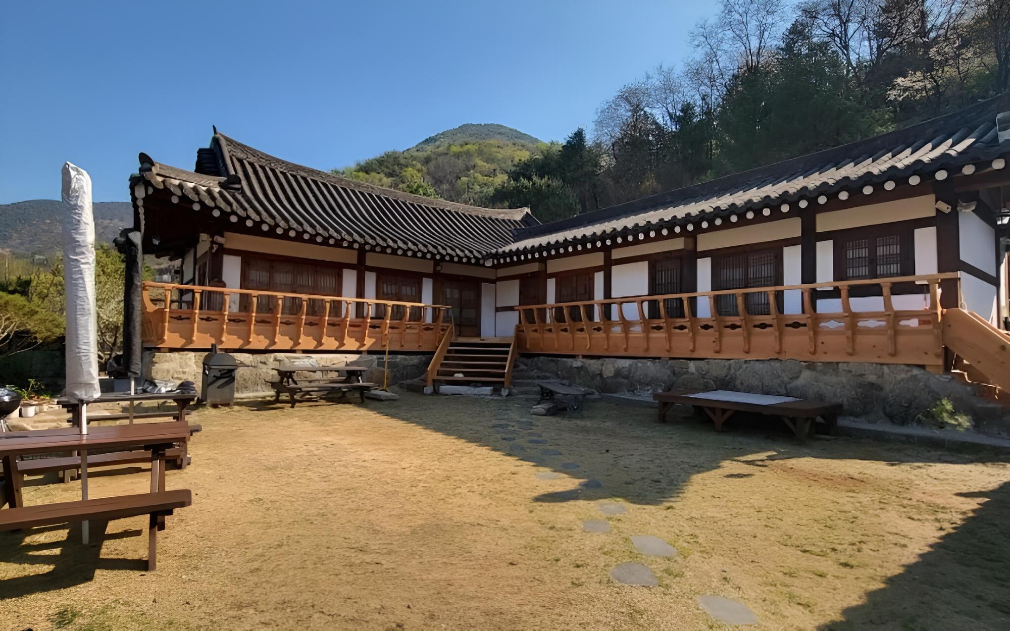 Danyang Danyangjeong Hanok Pension
