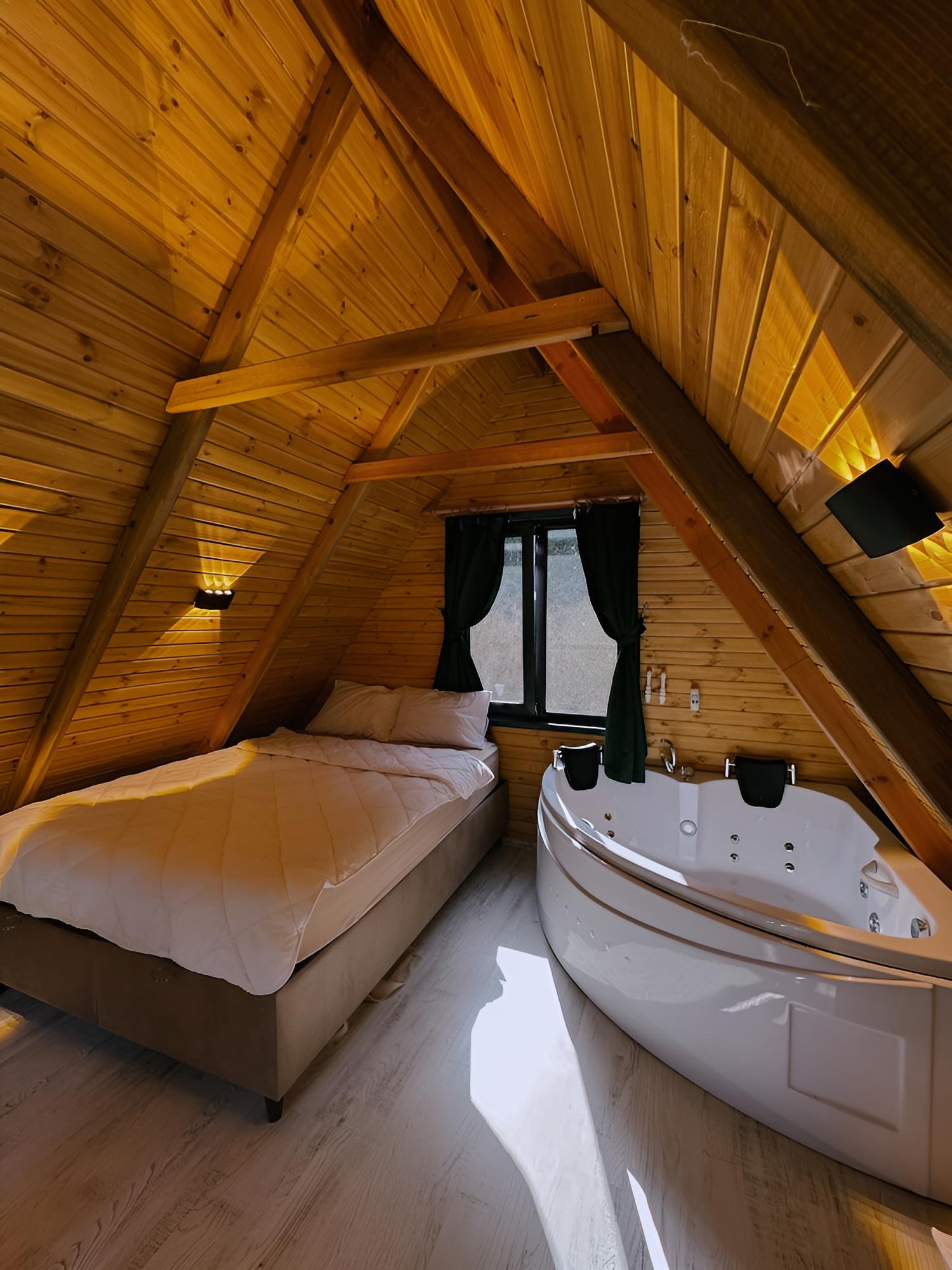 Hidden Garden Bungalow