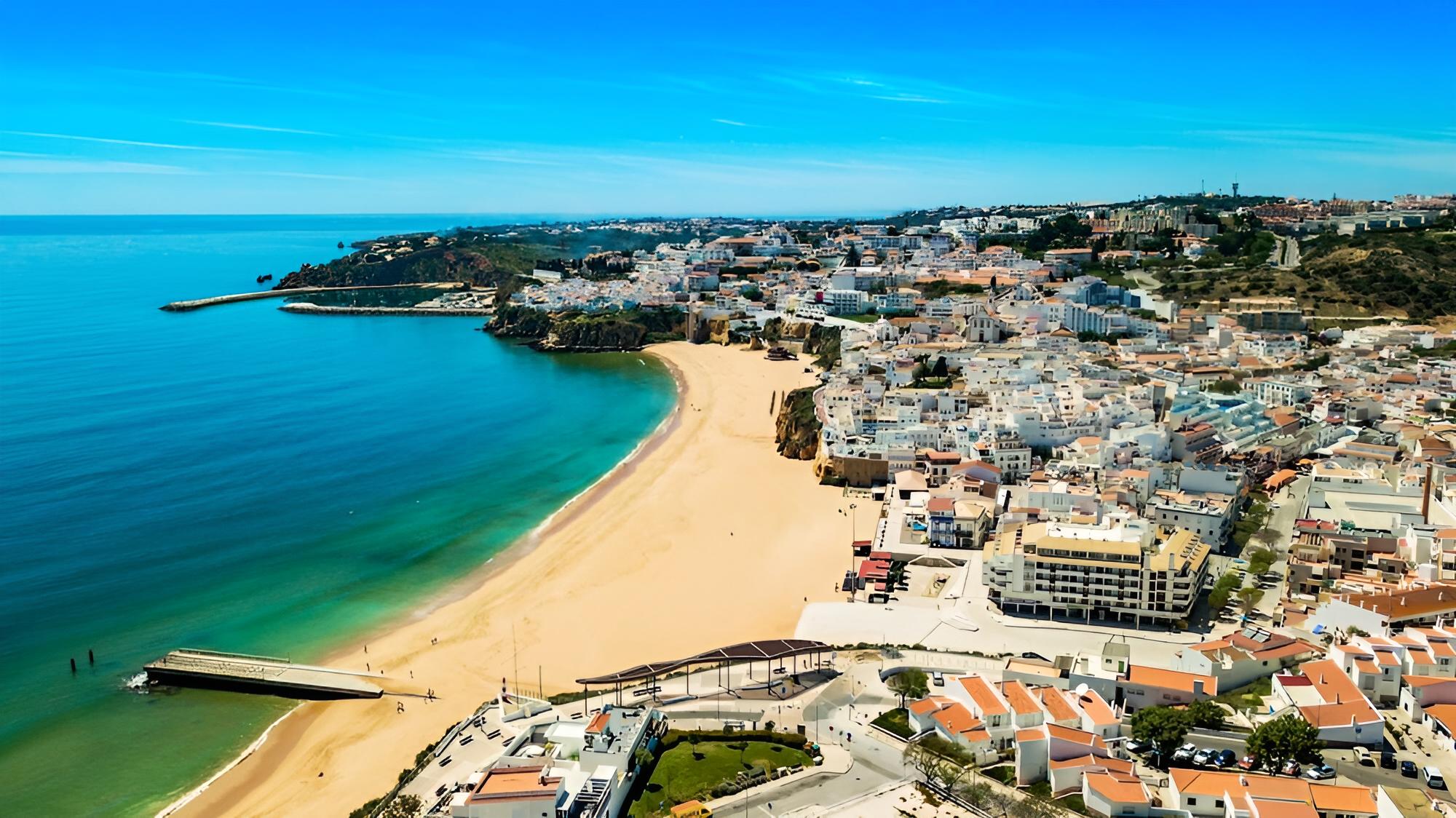 Albufeira Central 1 by Homing photo 5