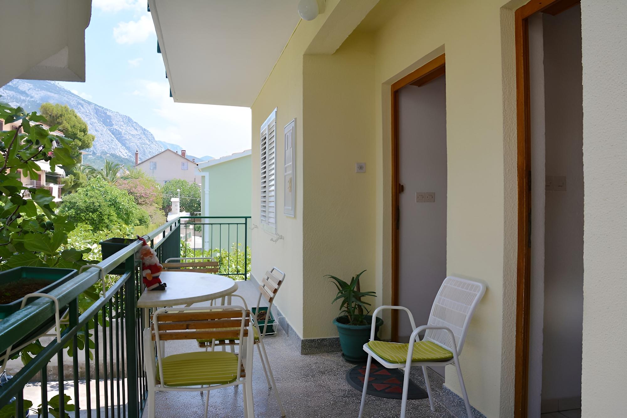 Zrine - Comfortable With a Balcony - A1