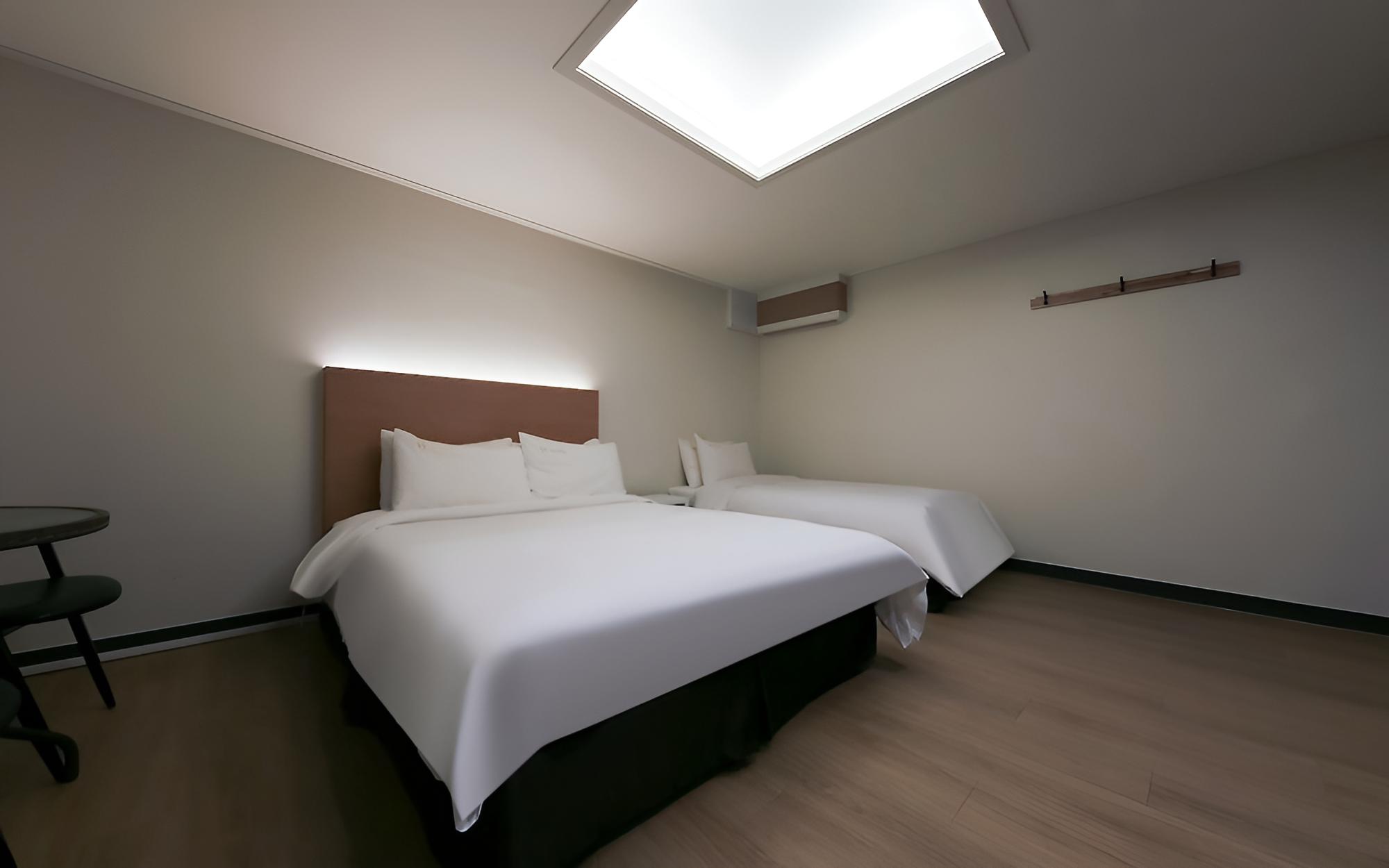 Daejeon Wolpyeong W