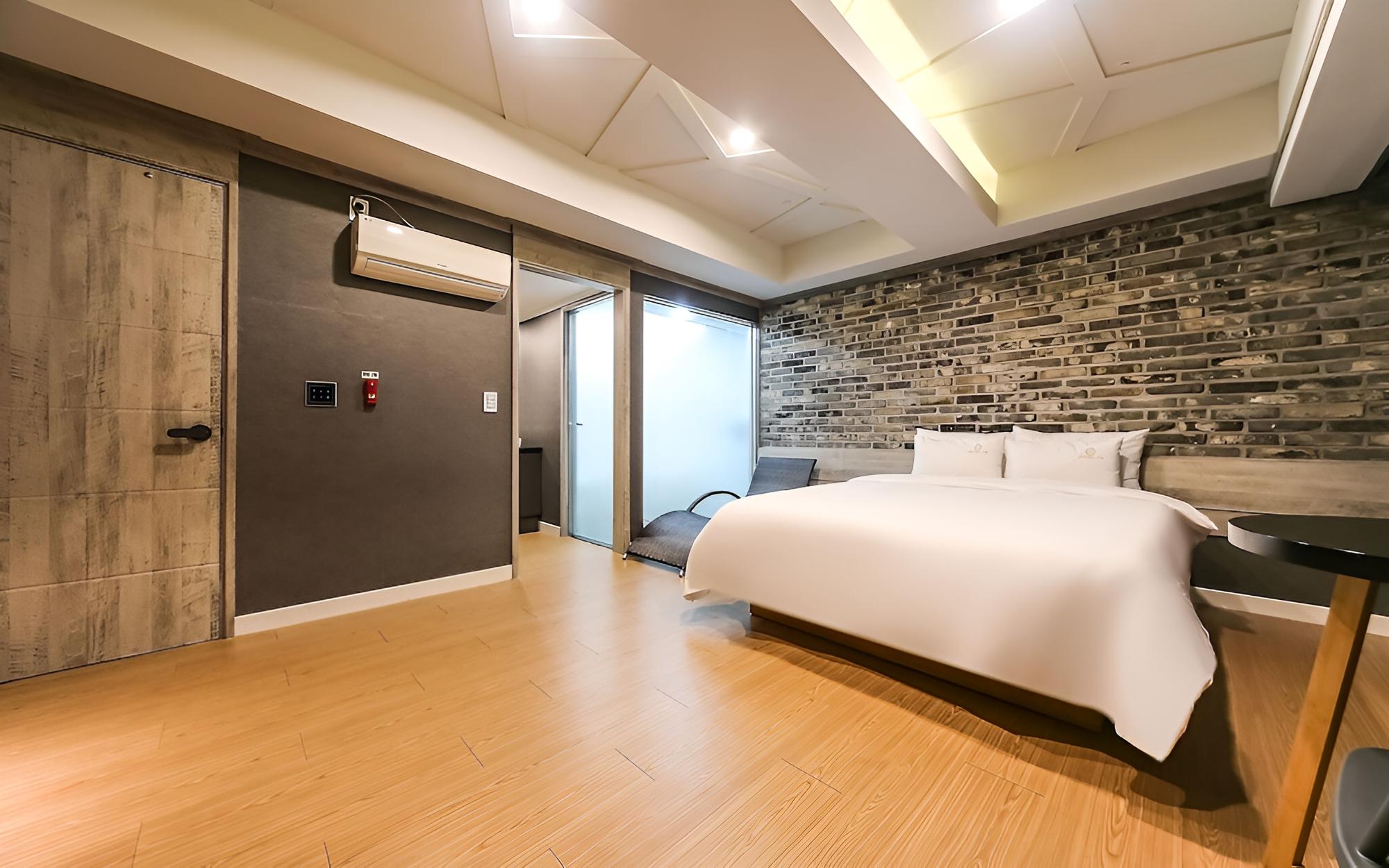 Changwon Sangnamdong Hotel JM