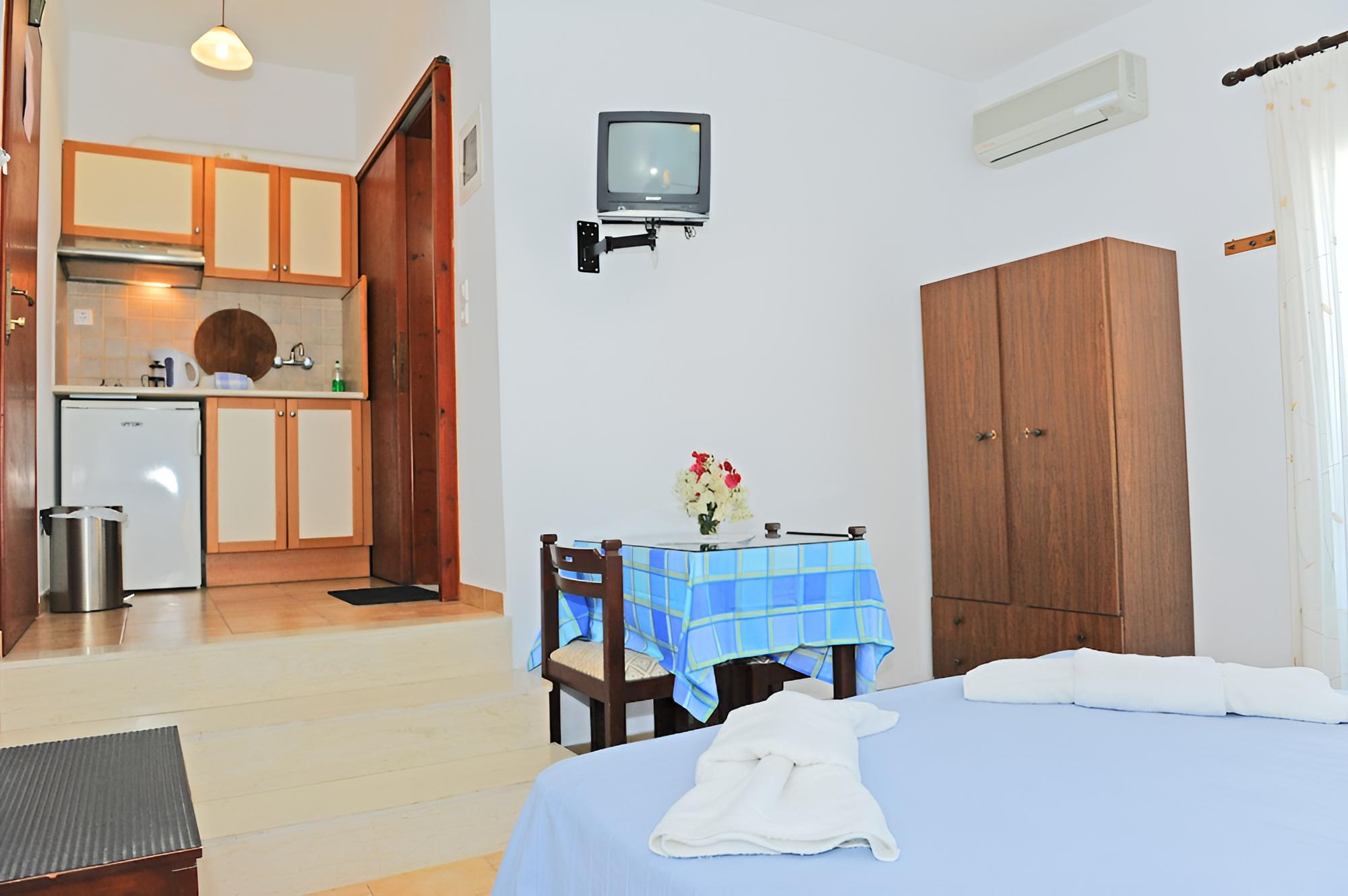 Tilemachos Rooms & Studios