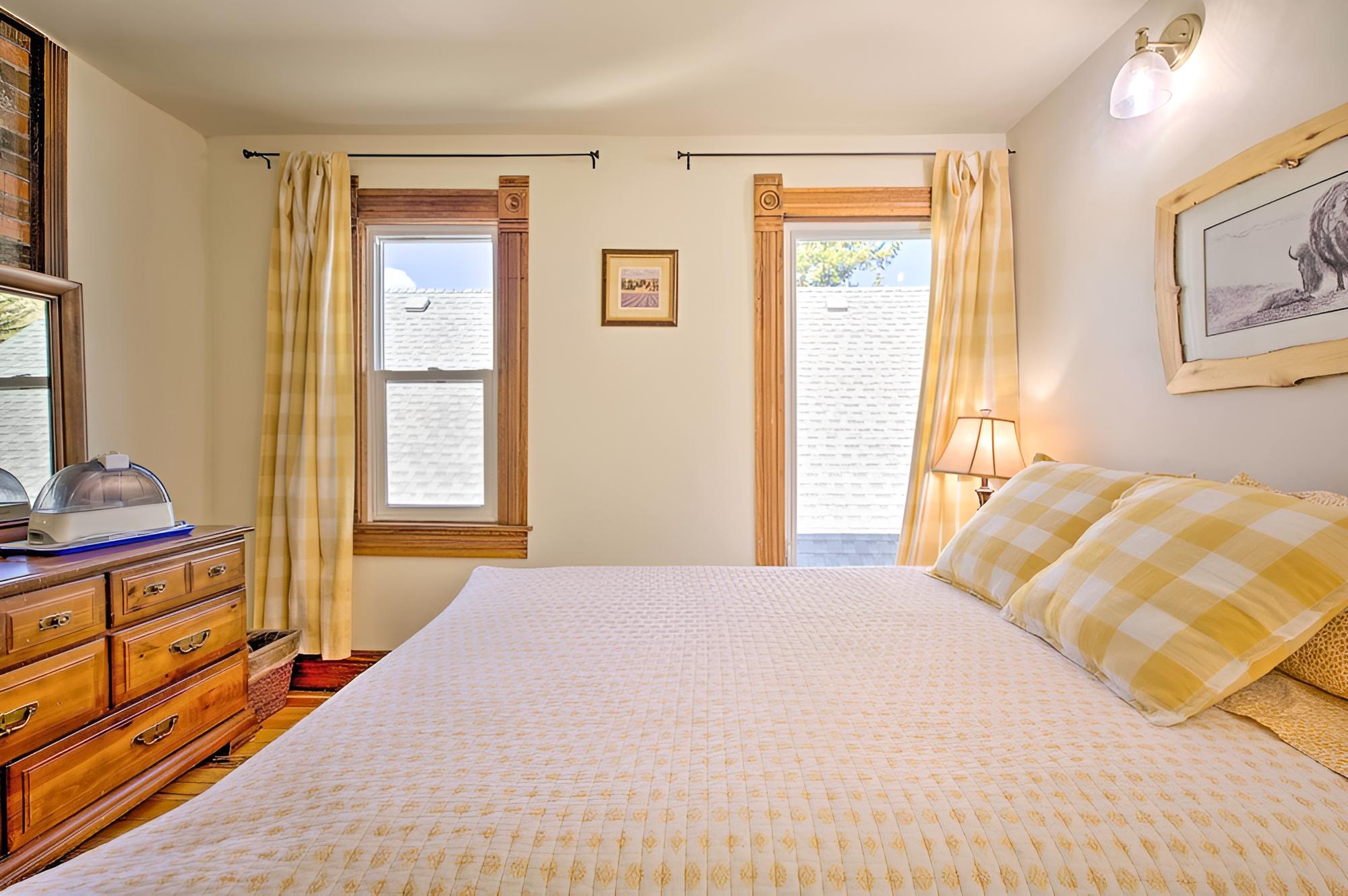 Historic Victorian Home in Downtown Idaho Springs!