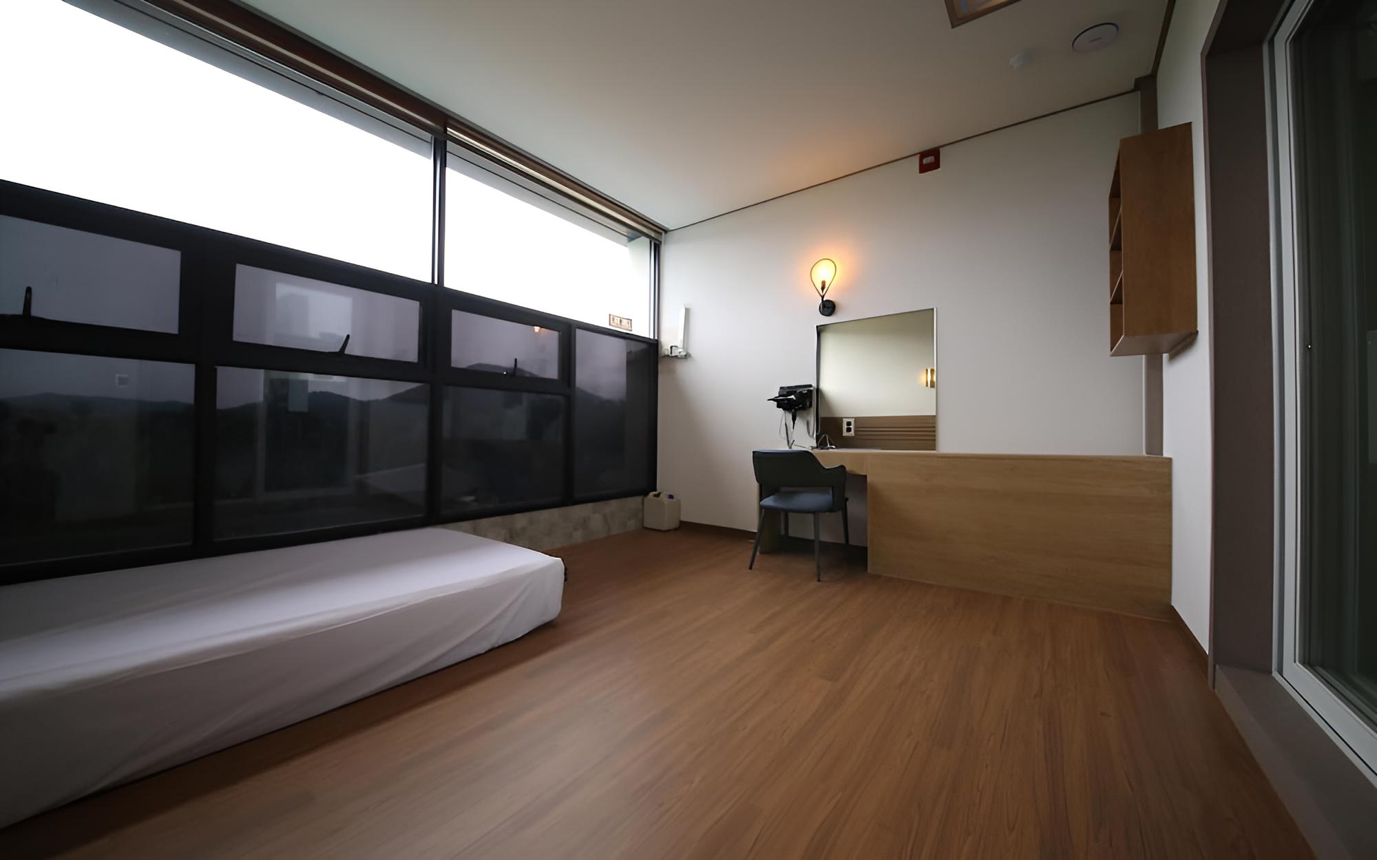 Geumsan High Hill Self Check-in Hotel