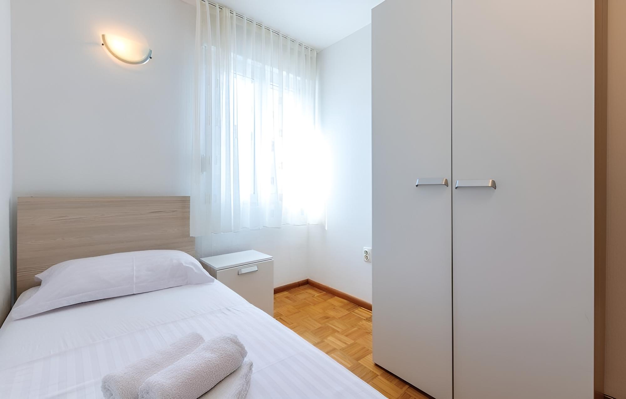Dino - Spacious Near City Centre - A1