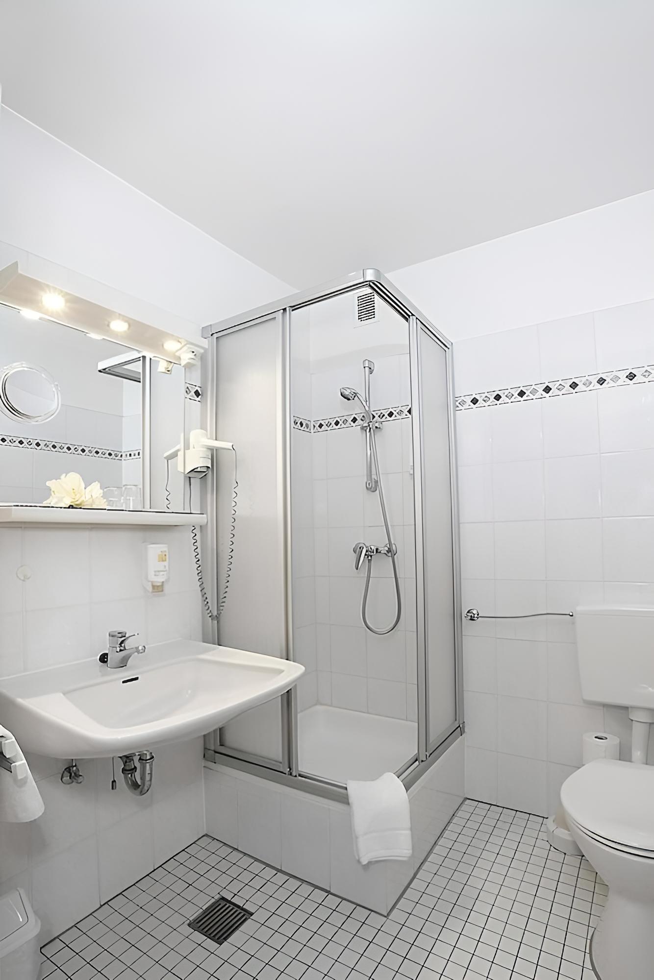 Centro Hotel Norderstedter Hof by INA - Property Image 3