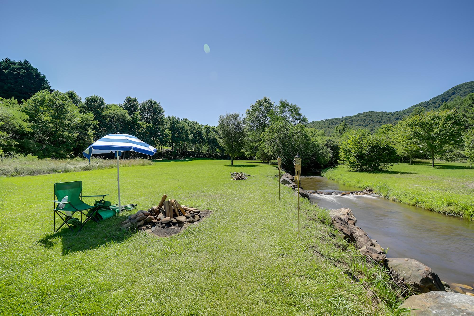 Serene Franklin Cabin With Tessentee Creek Access!
