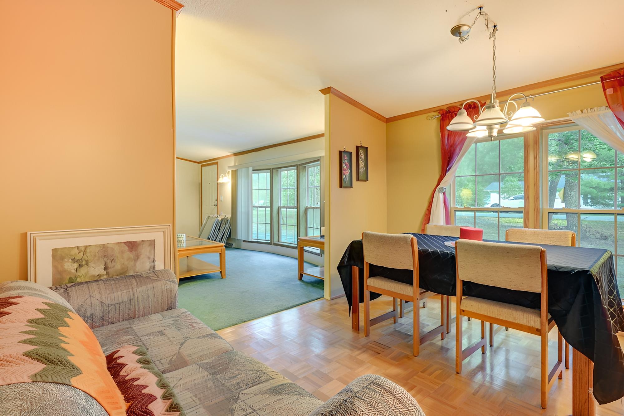 Caseville Home: Walk to Beach on Lake Huron!