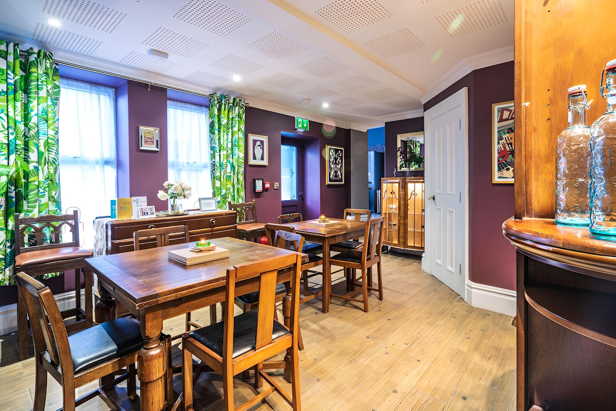 Londonderry Vacations - Art House - Property Image 9