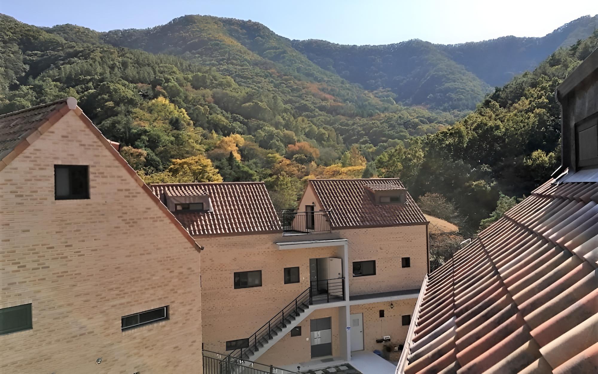 Wanju Madangi Sumokwon Pension