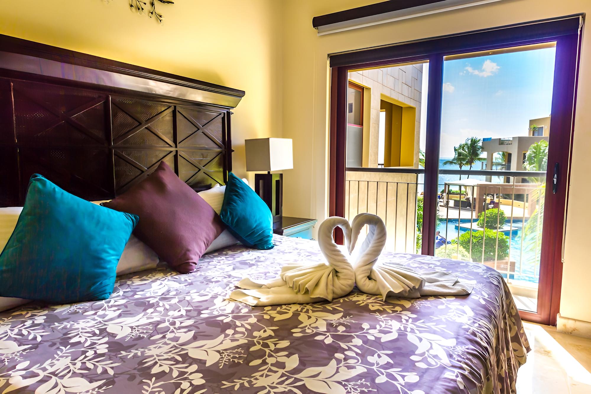 El Faro Oceanfront by Bric