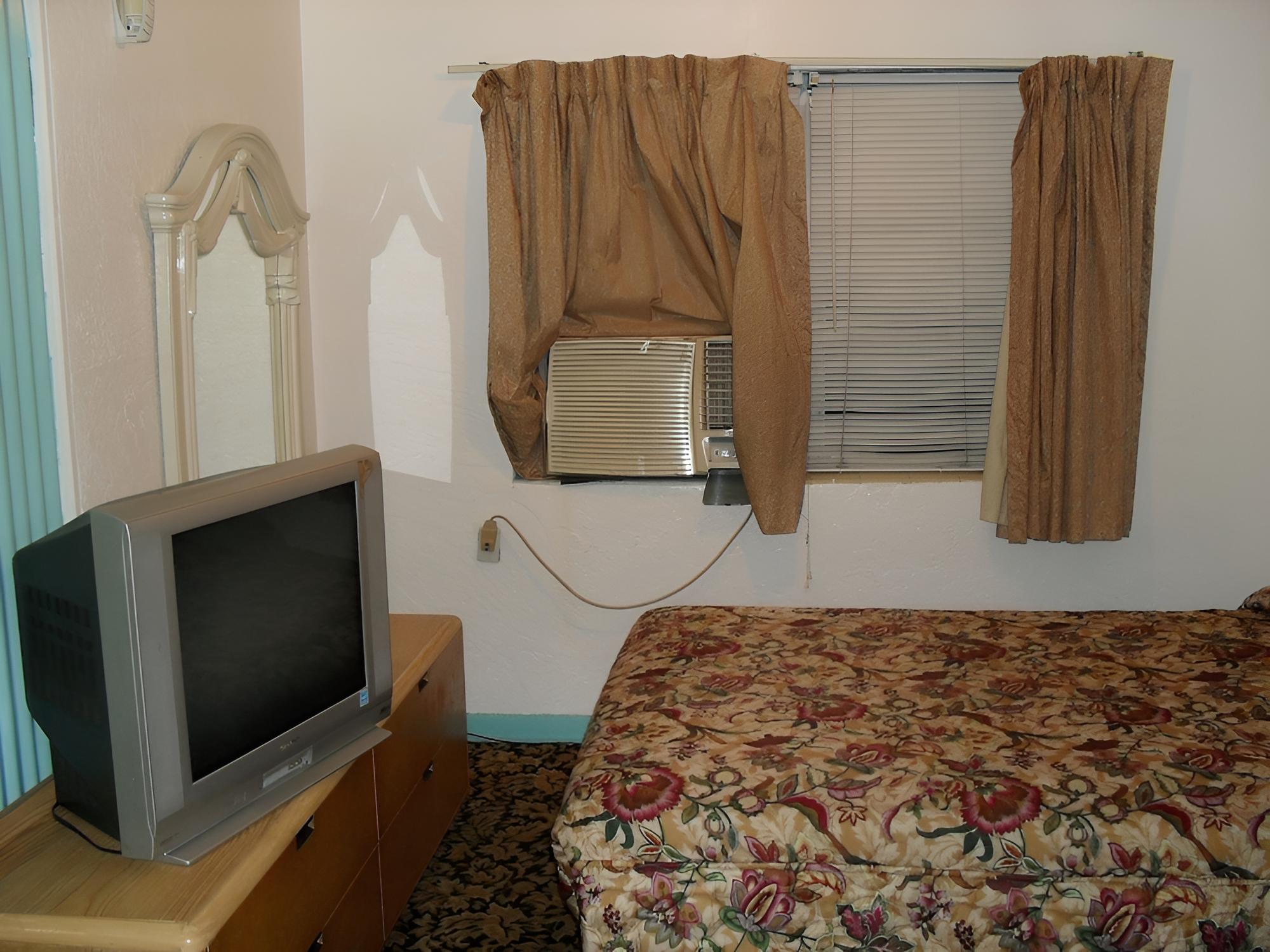 Shore Winds Motel