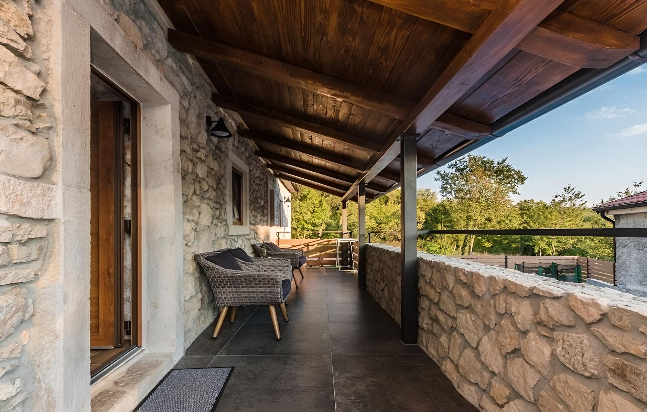 Leonarda - Luxury Stone House - H