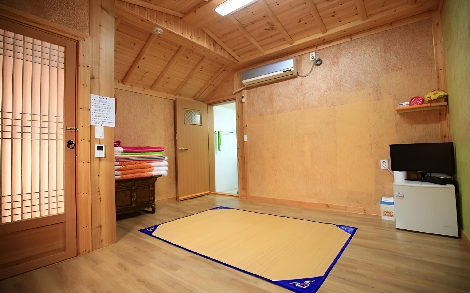 Jeonju Saenghwangtobang Pension