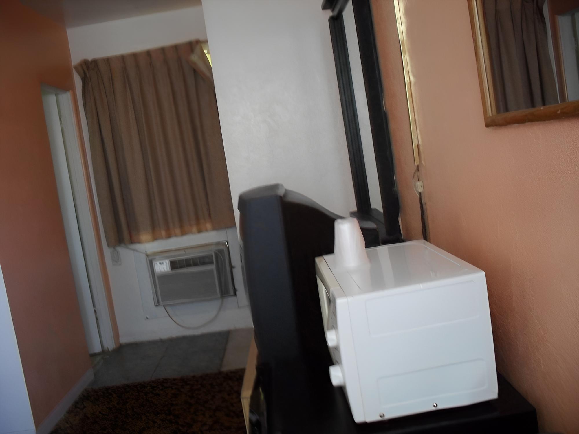 Shore Winds Motel