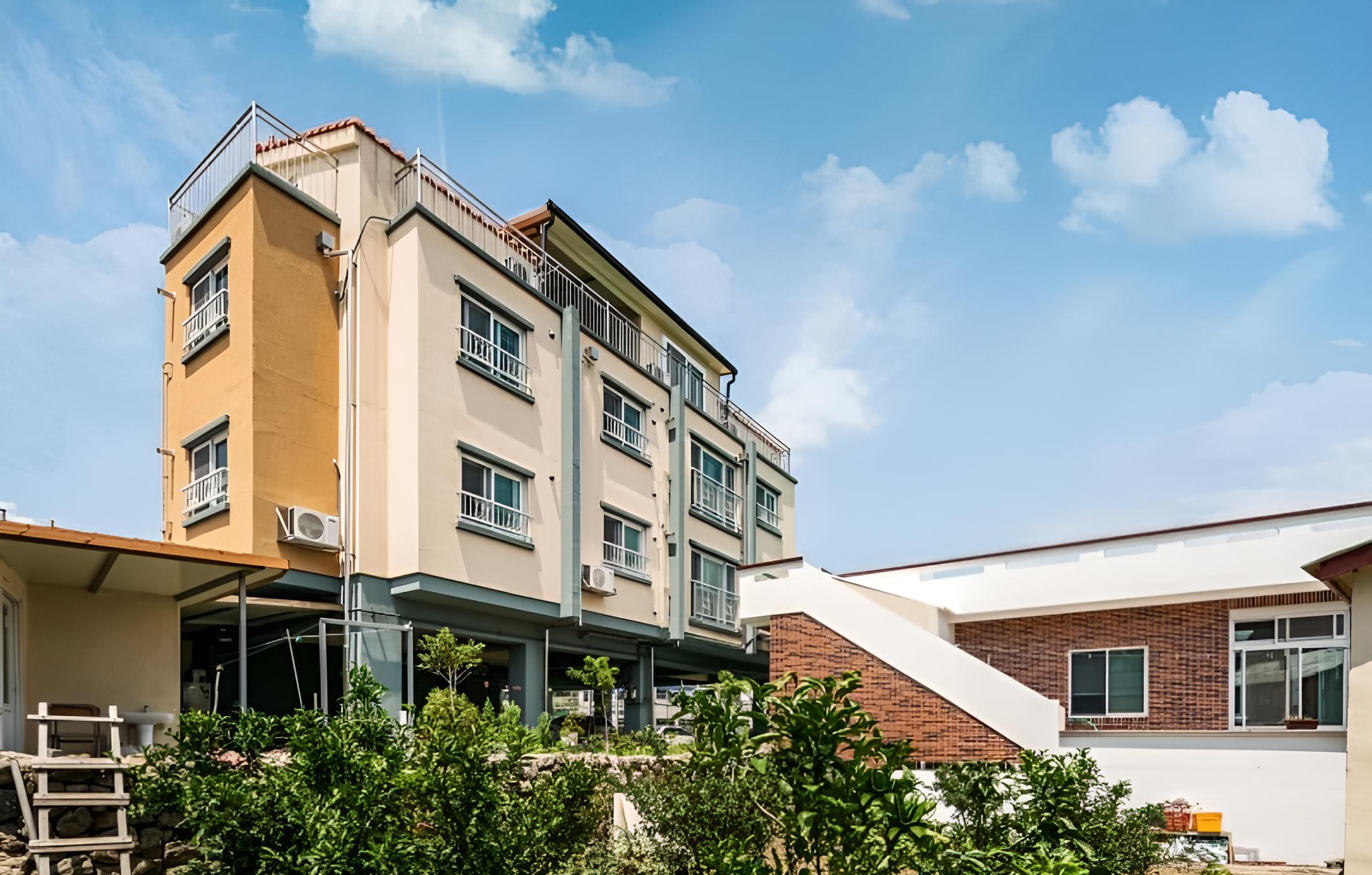 Seogwipo Jungmun Bolia Pension