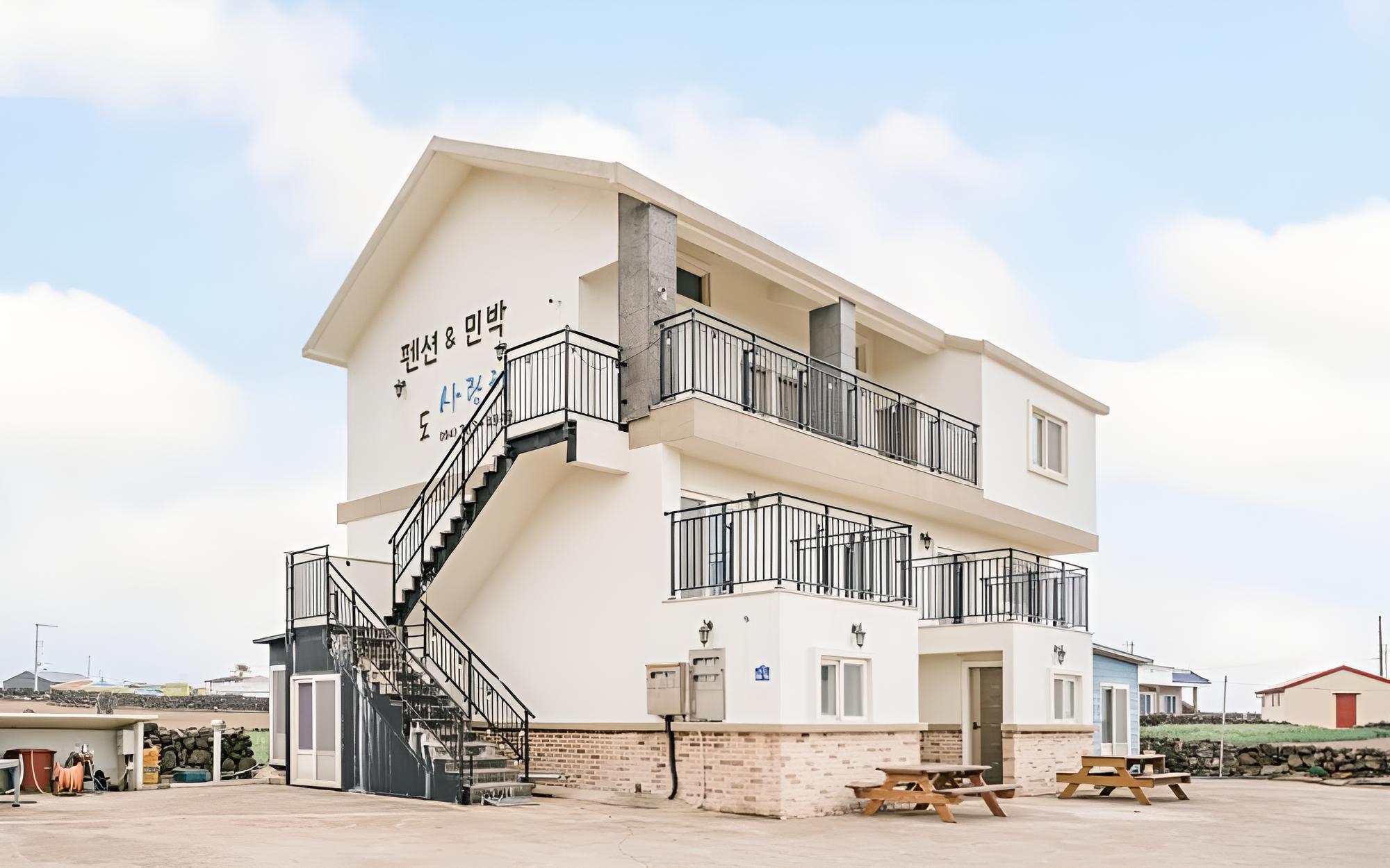 Jeju Udo Sarangchae Pension