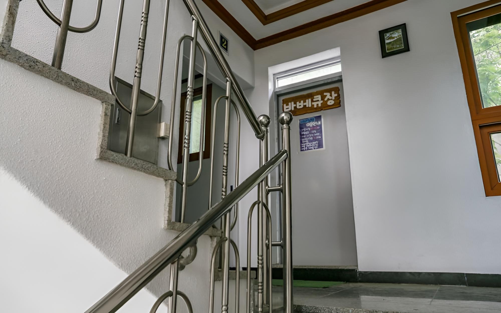 Sokcho White Light House Pension