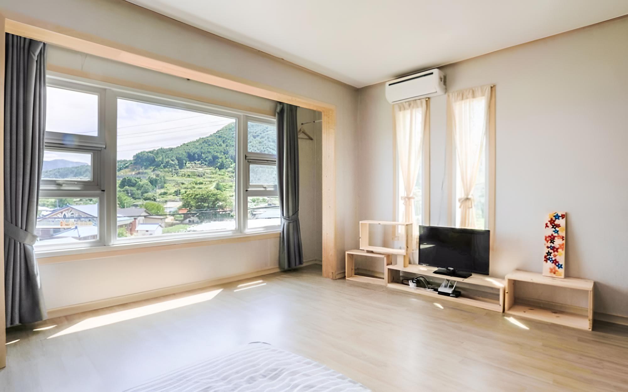 Gapyeong Ideungbyeong Pension view 4
