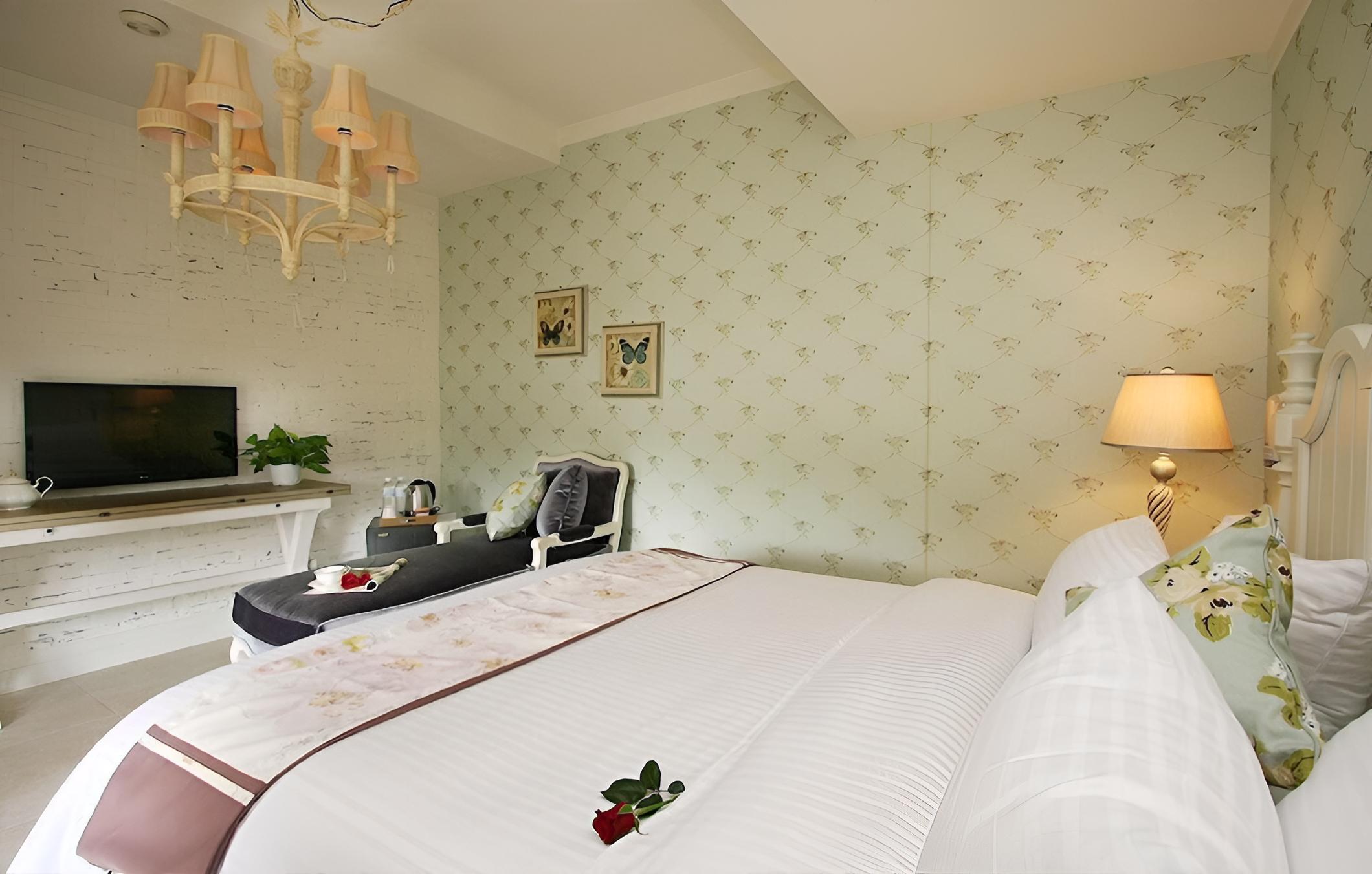 Desire & Satisfaction B&B