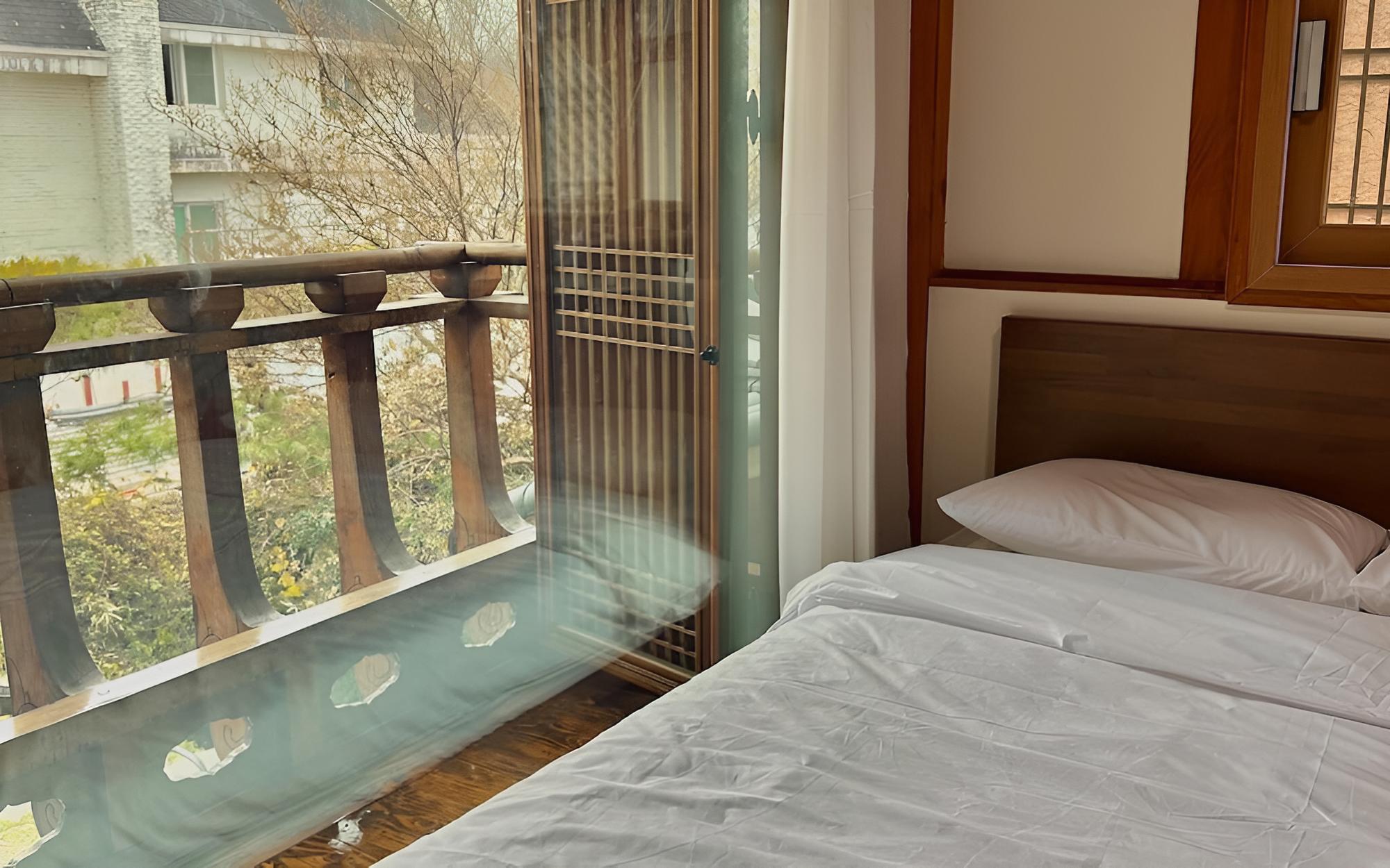 Jeonju Hanji Guljam Hanok Stay