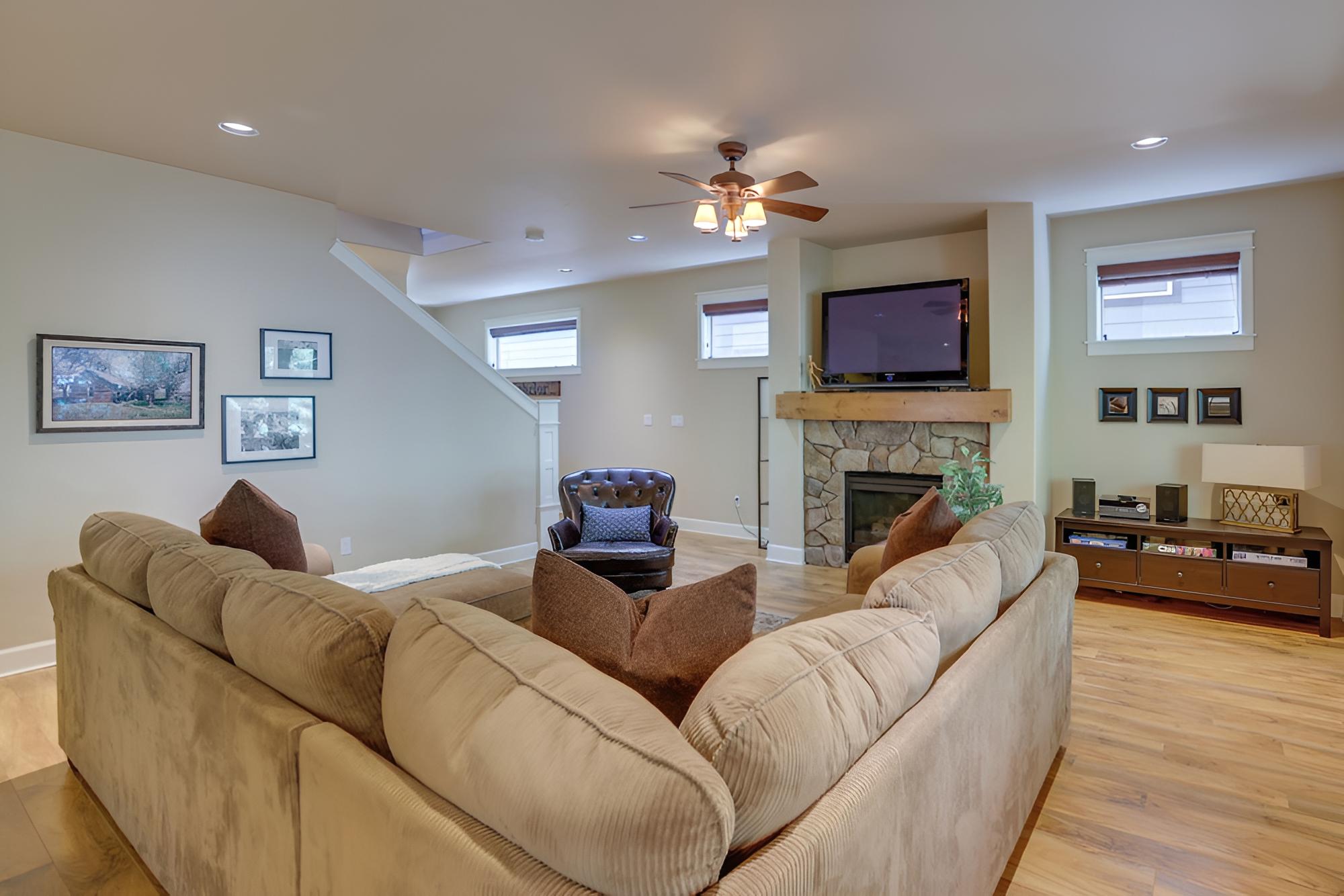 West Bend Gem ~ 1 Mi to Drake Park & Downtown