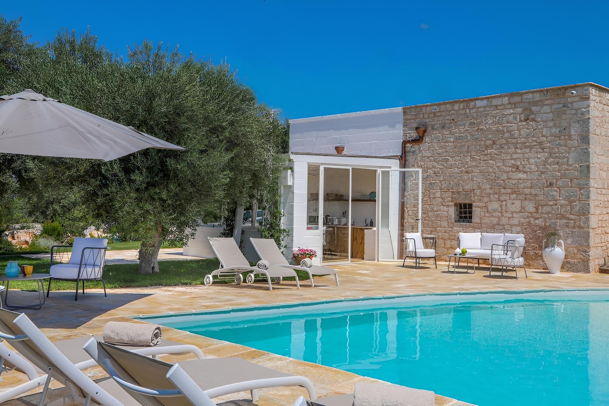 Ba-f376-clam0at - Trulli Lamascrasciola view 4
