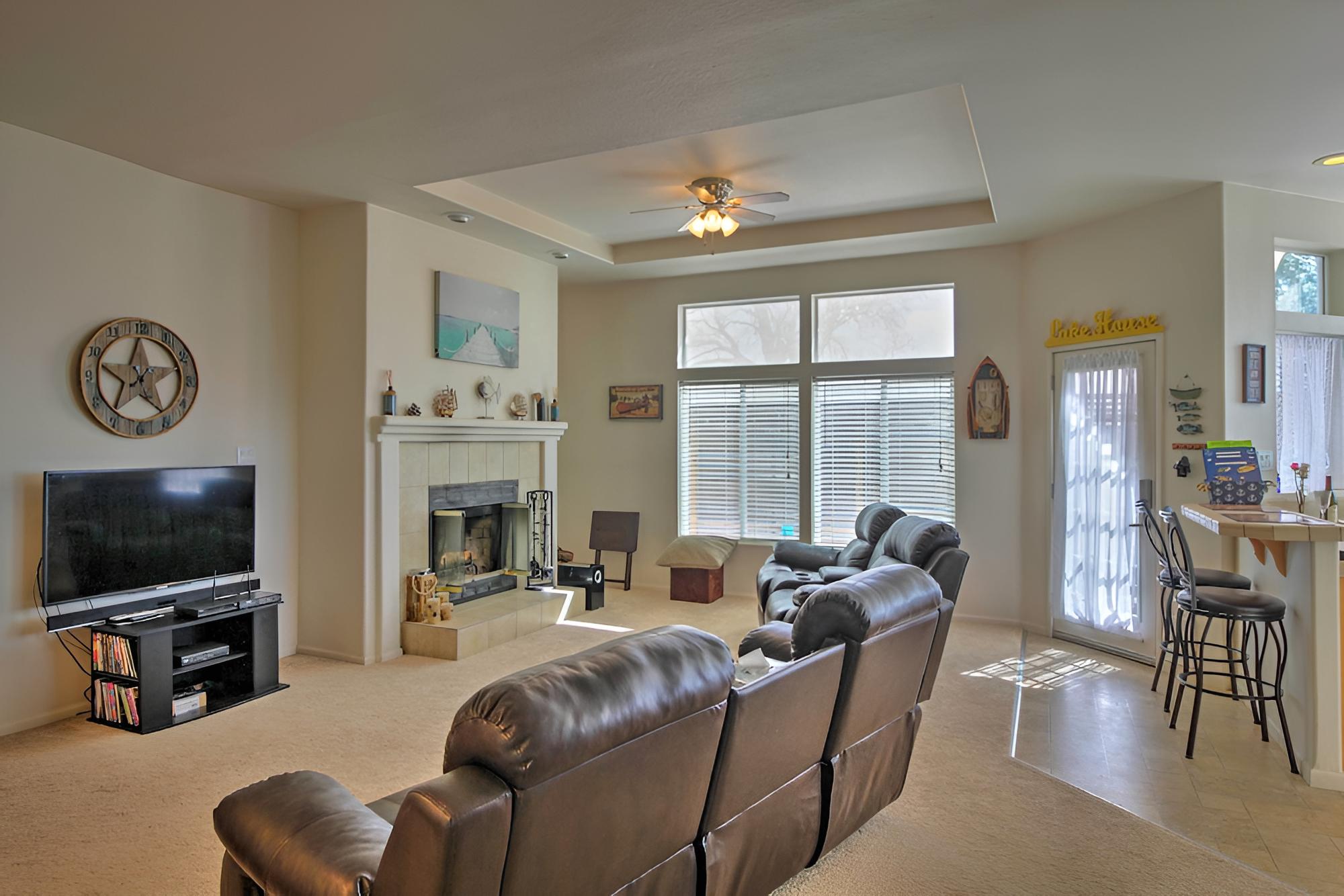 Clearlake Oaks Home w/ Game Room, Dock & Deck