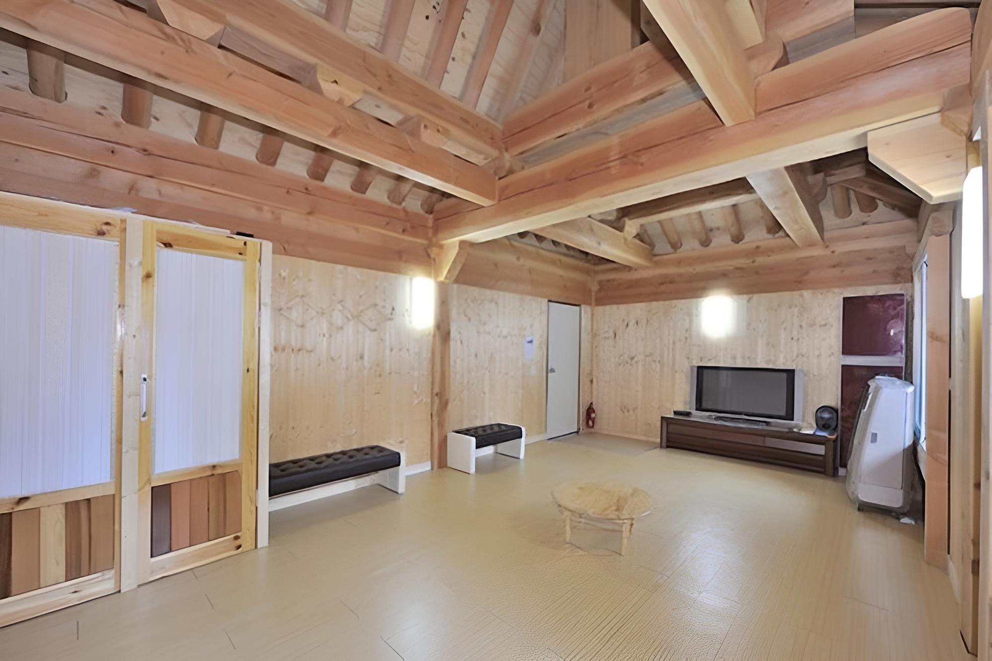 Yong Yejik Hanok Pension
