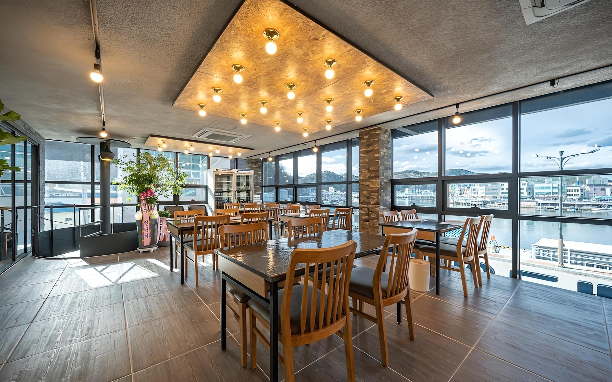 Yeongdeok Gangguhang Cloud Hotel