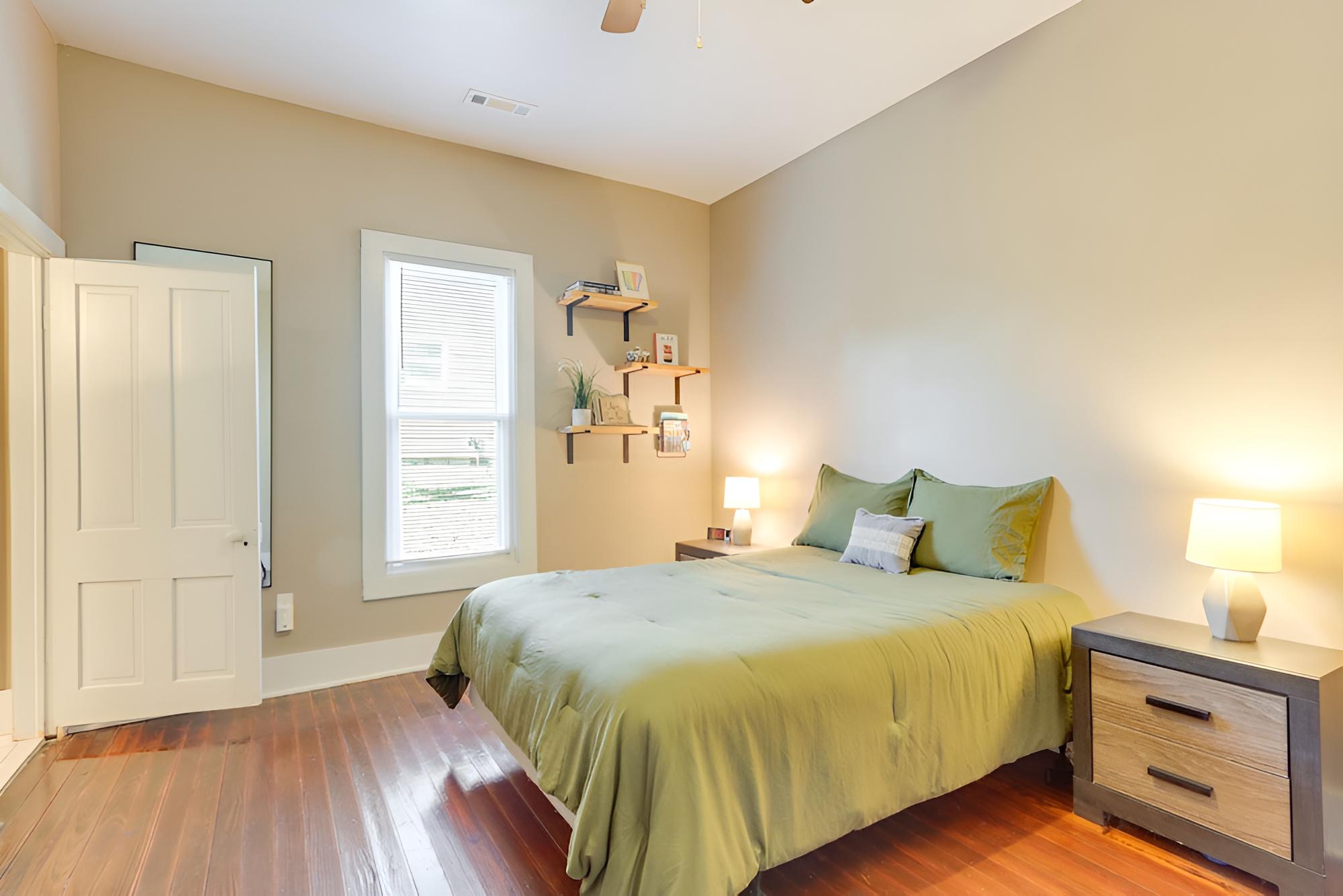 Fayetteville Home: 1 Mi to University of Arkansas!