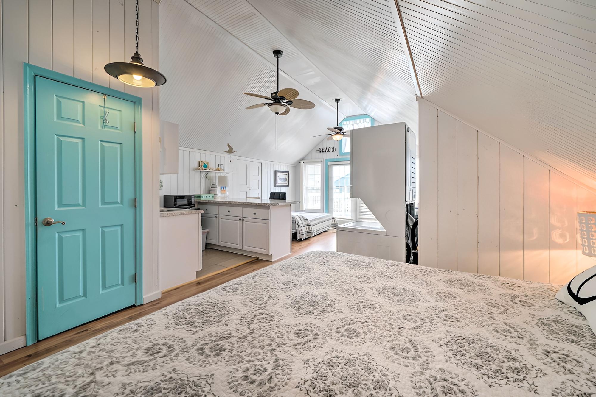 Serene Surf City Hideaway - Walk to Beaches!
