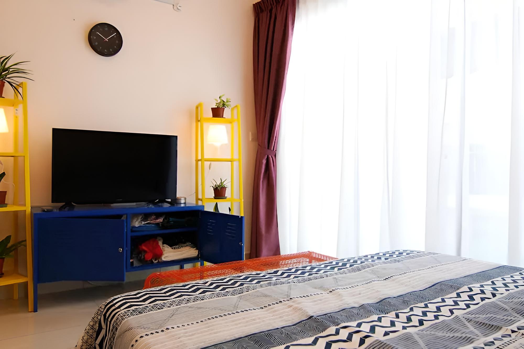 YO.OM Colorful Family Home 3 Pax