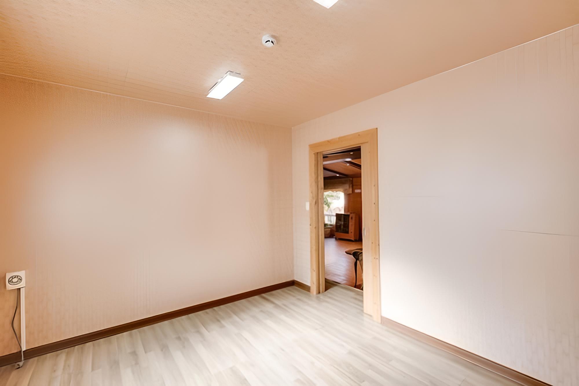 Wanju Moak Pension