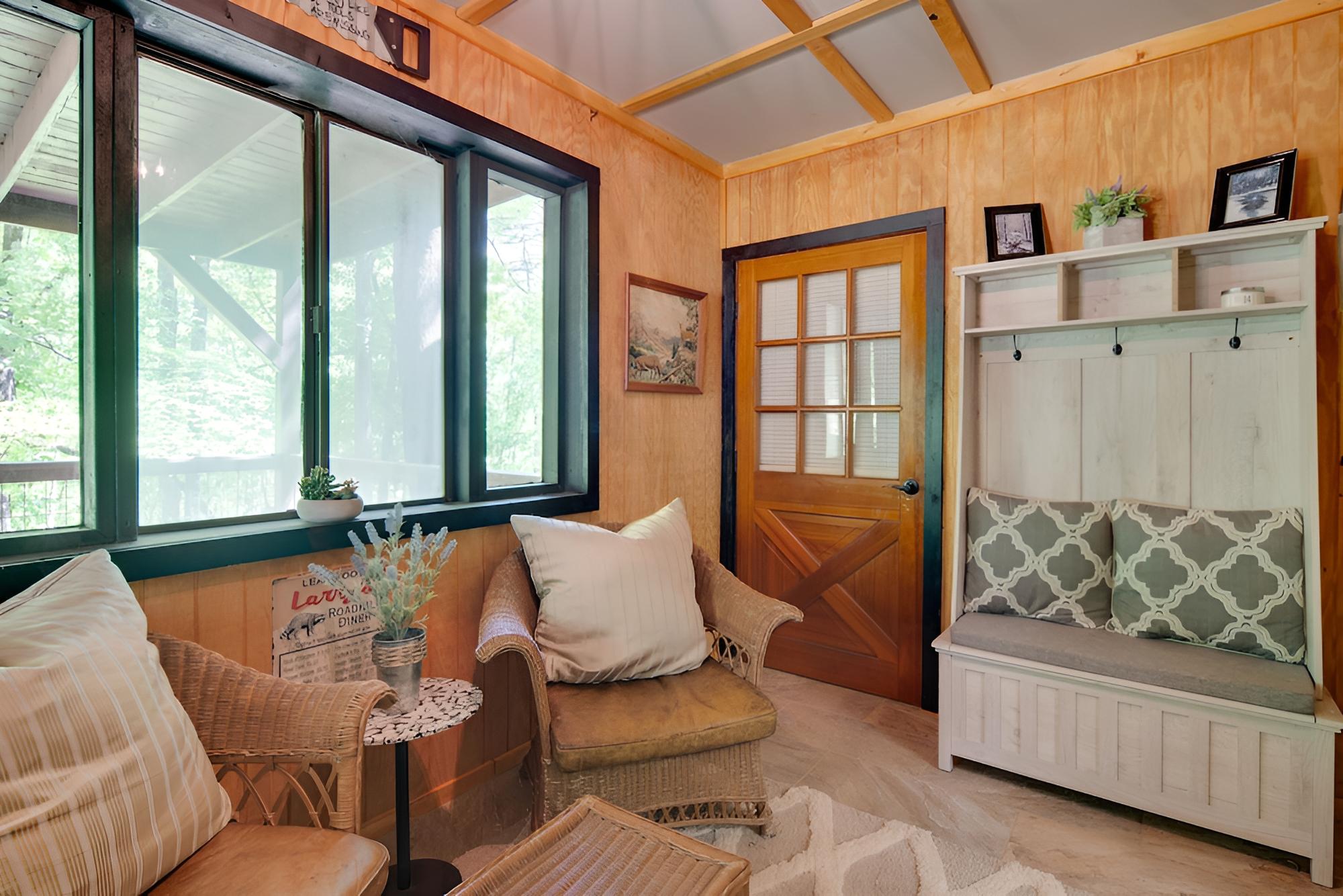 Cabin in Lake Lure; Near Chimney Rock & Asheville!