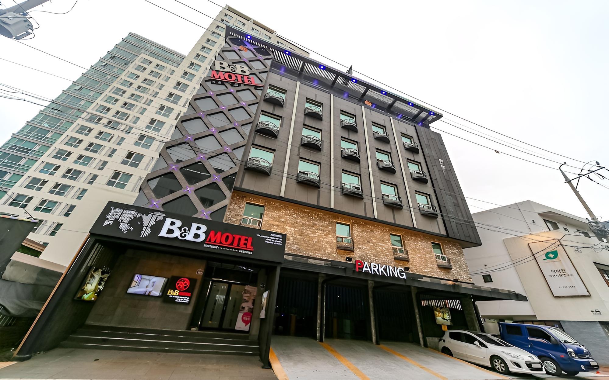 Daegu Dongseongno B and B