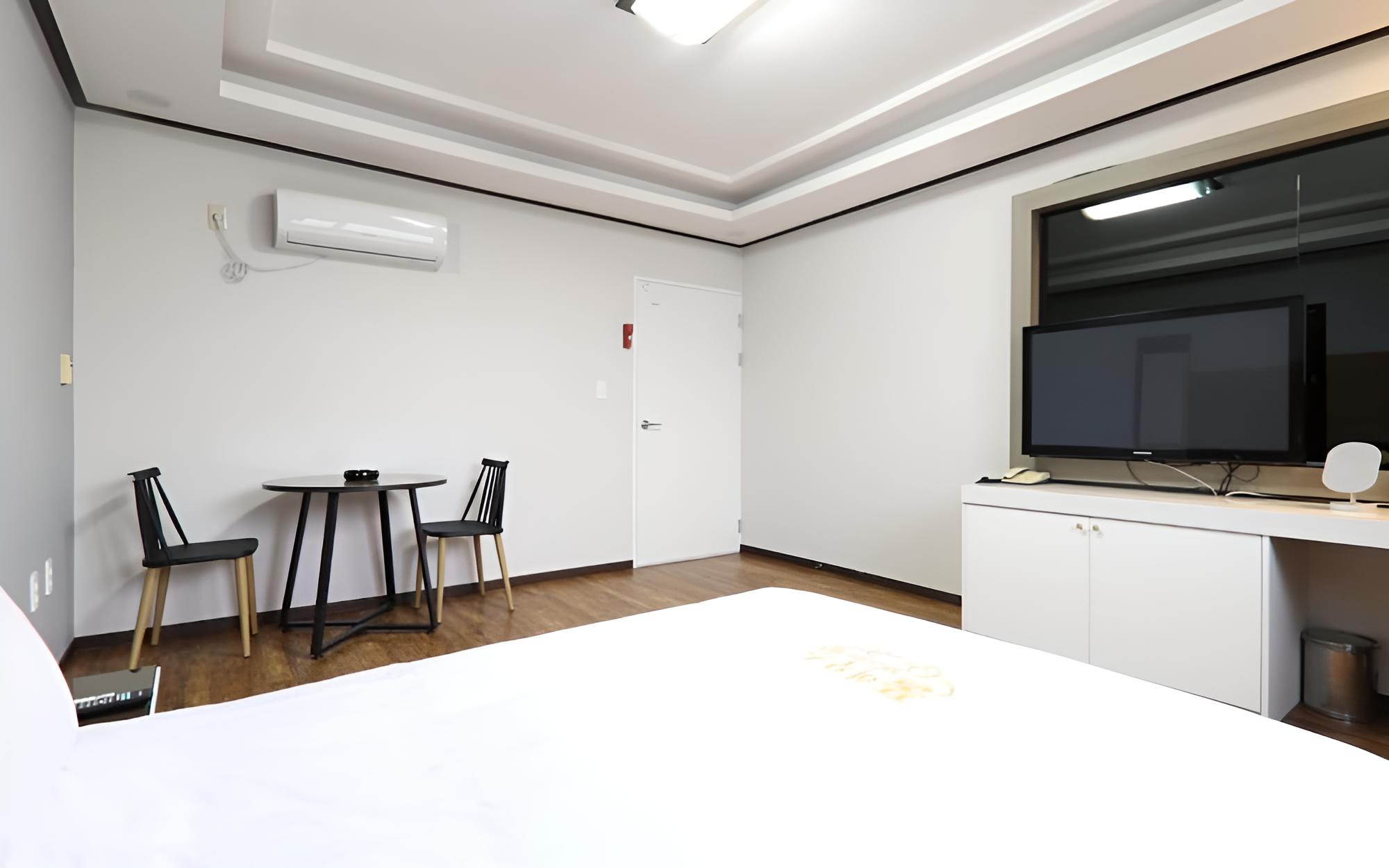 Jeju Pool House